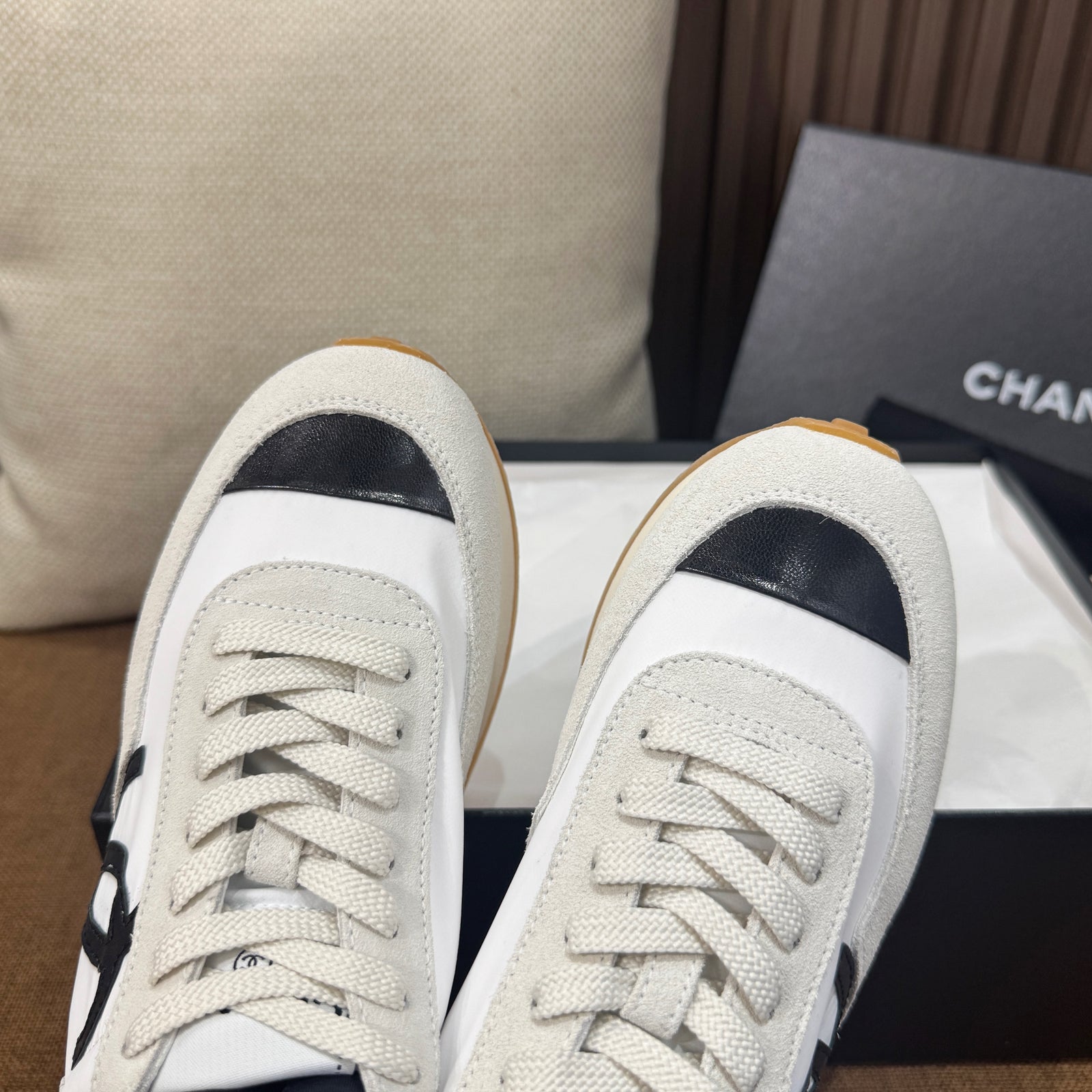 C 26SS 패브릭 스웨이드 카프스킨 스니커즈