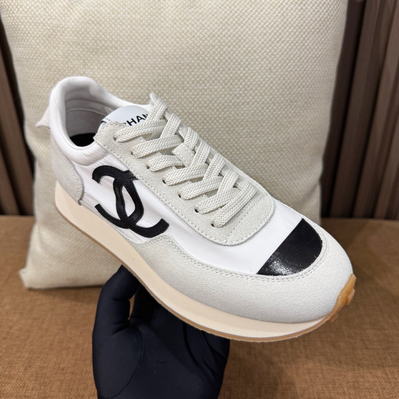 C 26SS 패브릭 스웨이드 카프스킨 스니커즈