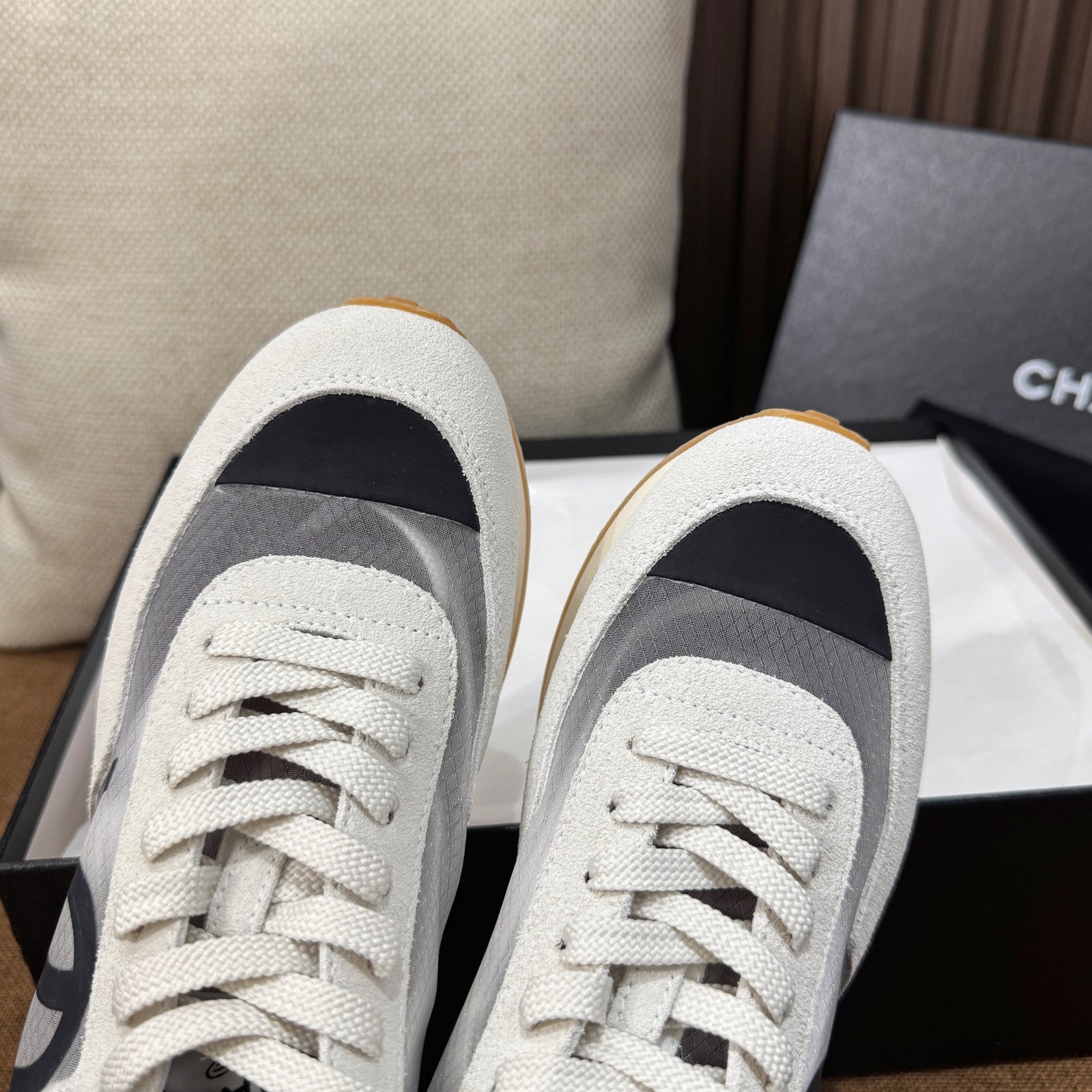 C 26SS 패브릭 스웨이드 카프스킨 스니커즈
