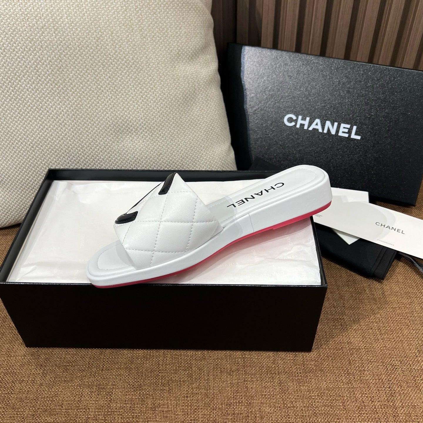 C CC 퀄팅 슬리퍼