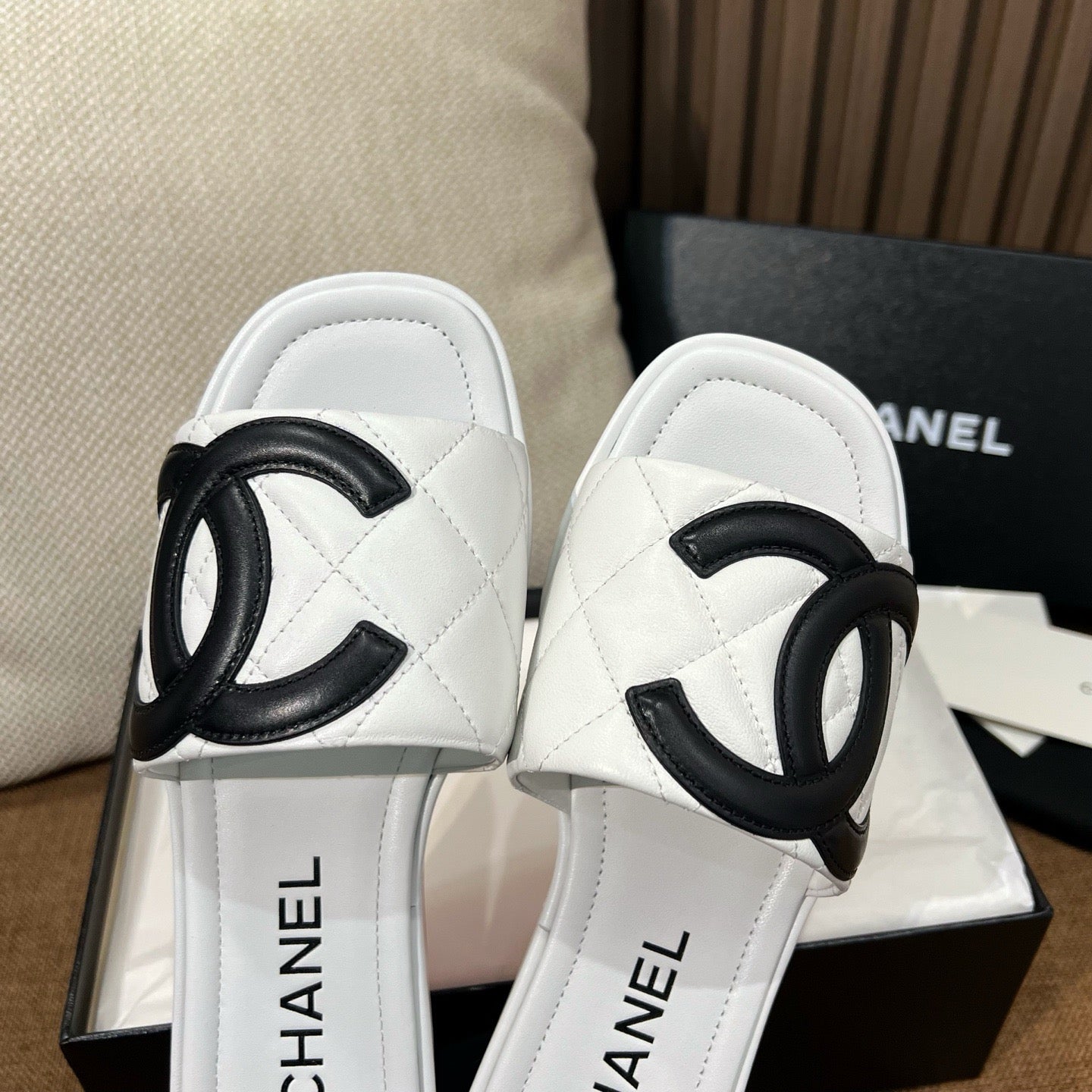 C CC 퀄팅 슬리퍼