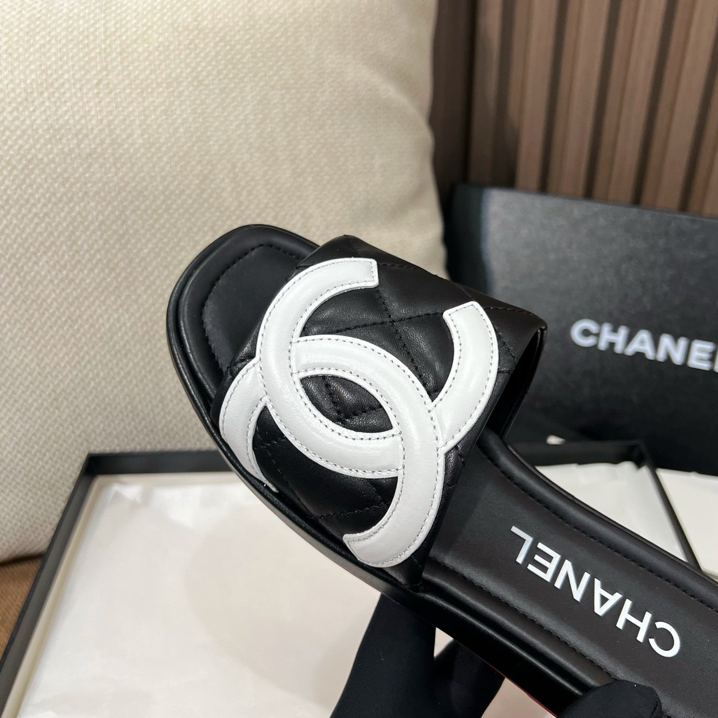 C CC 퀄팅 슬리퍼