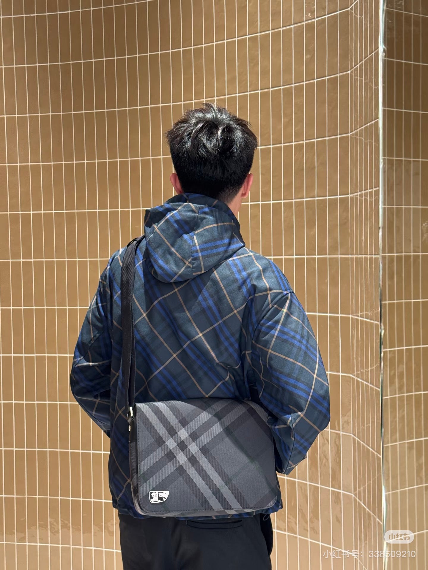 버버리 그리드 메신저백