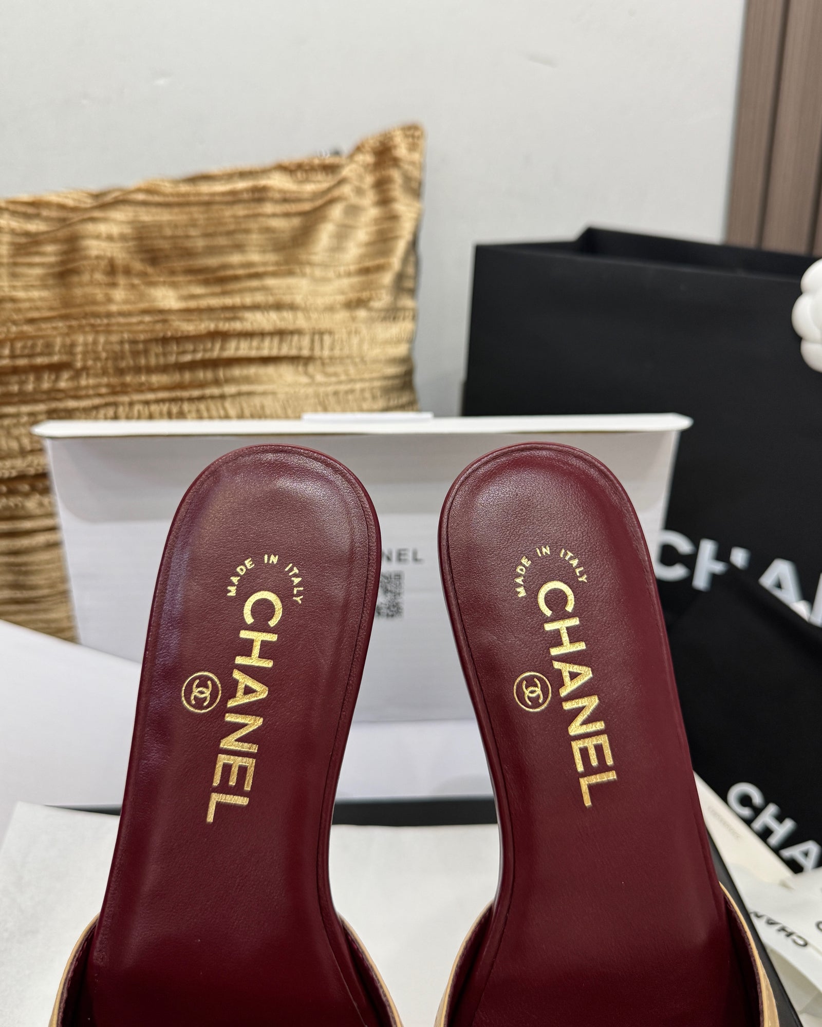 C CC로고 램스킨 뮬