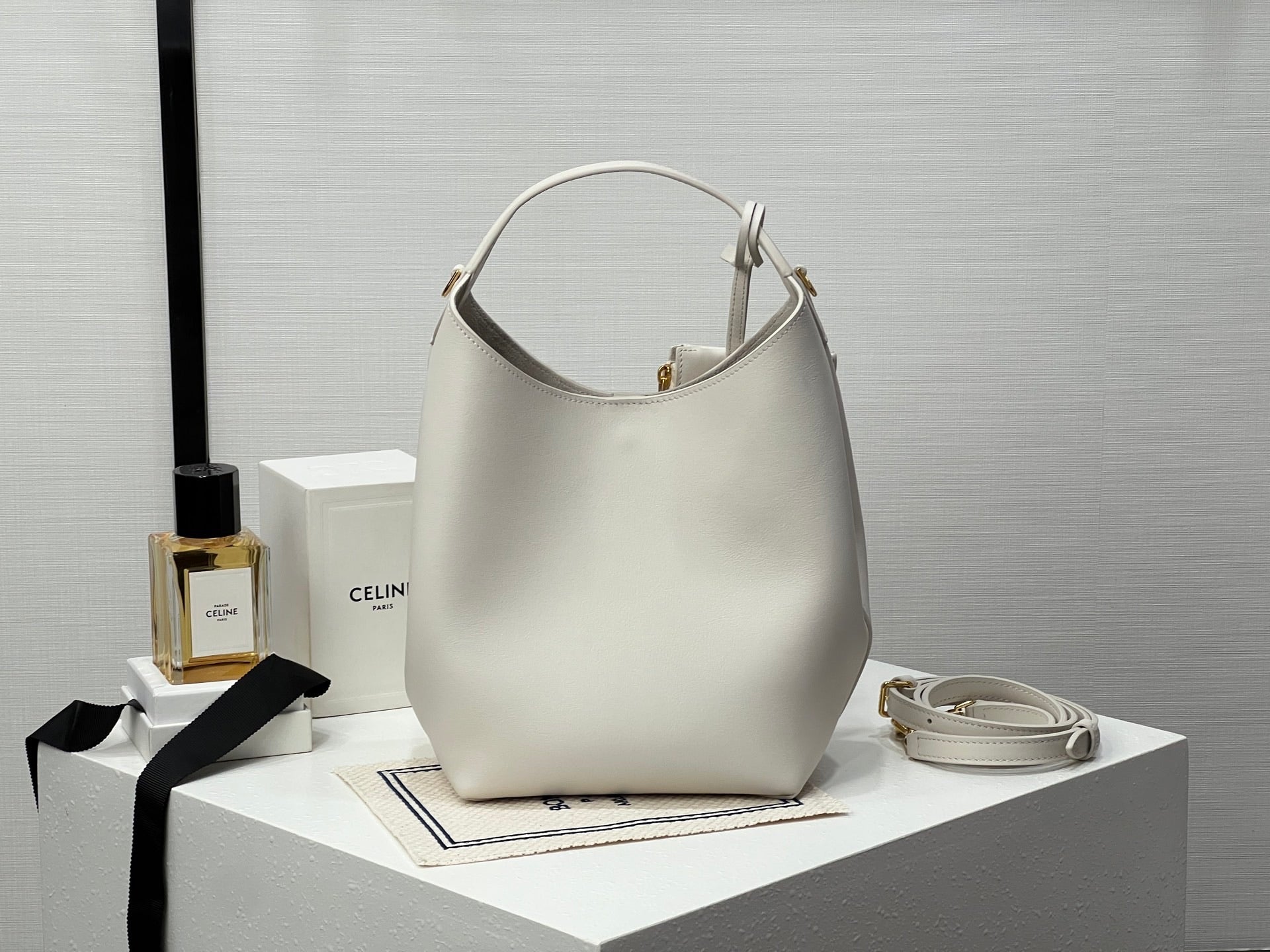 CEL 카프스킨 호보백 스몰