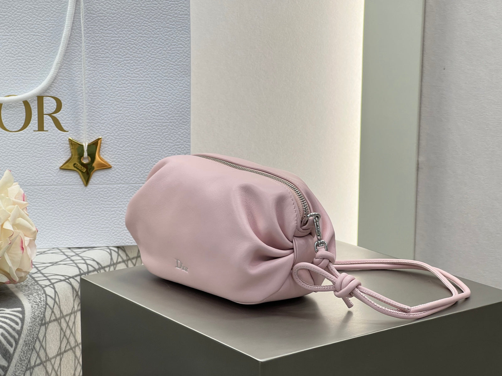 디올 보우 파우치