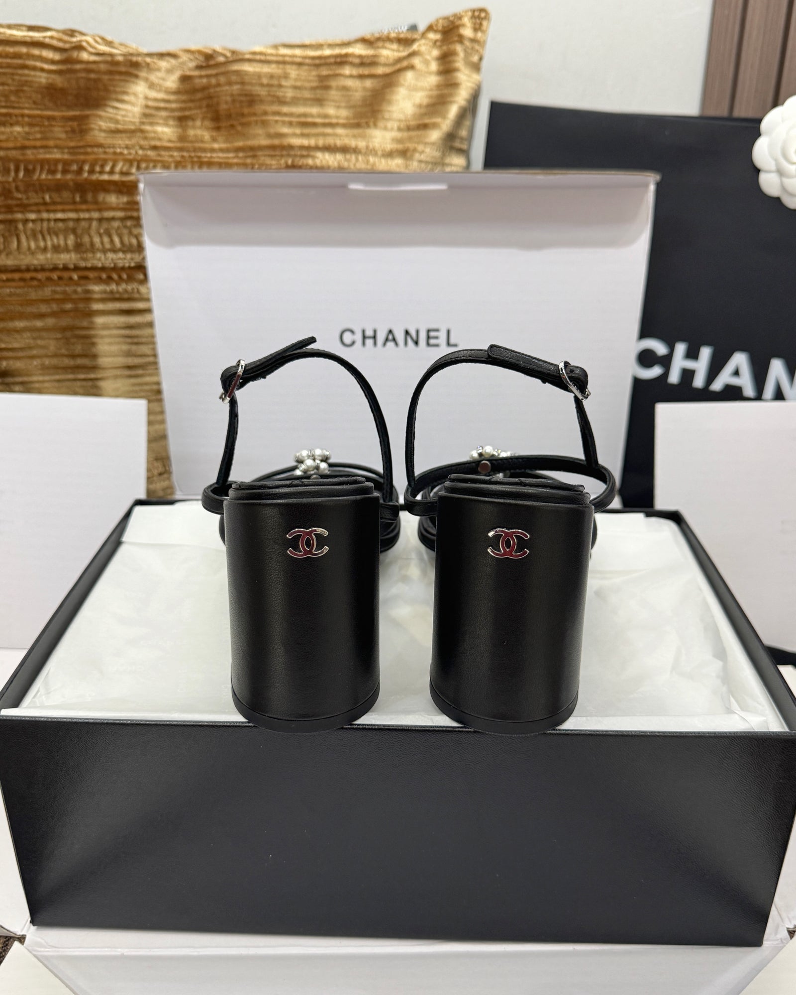C 라미네이트 램스킨 샌들
