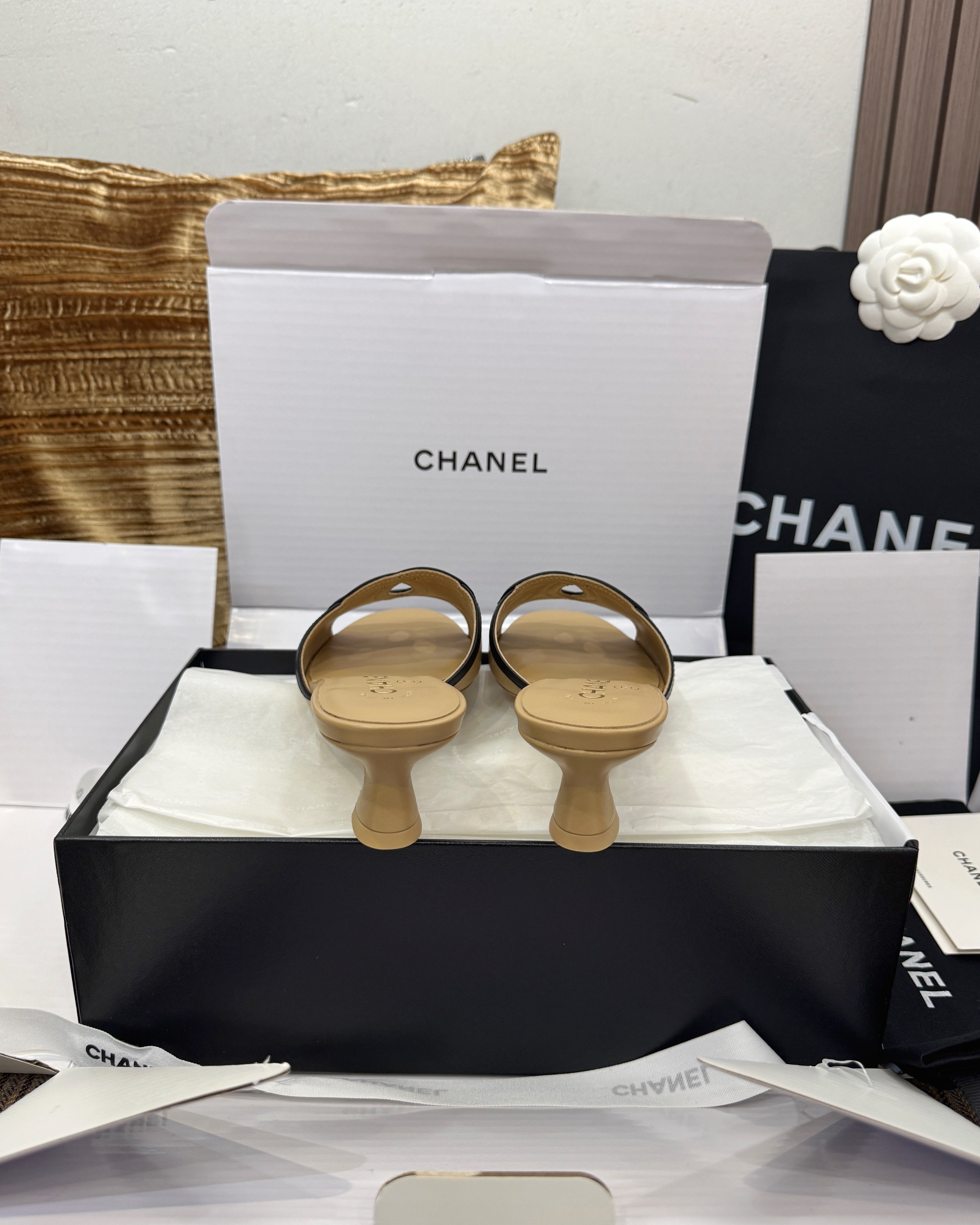C 오버사이즈 CC로고 뮬