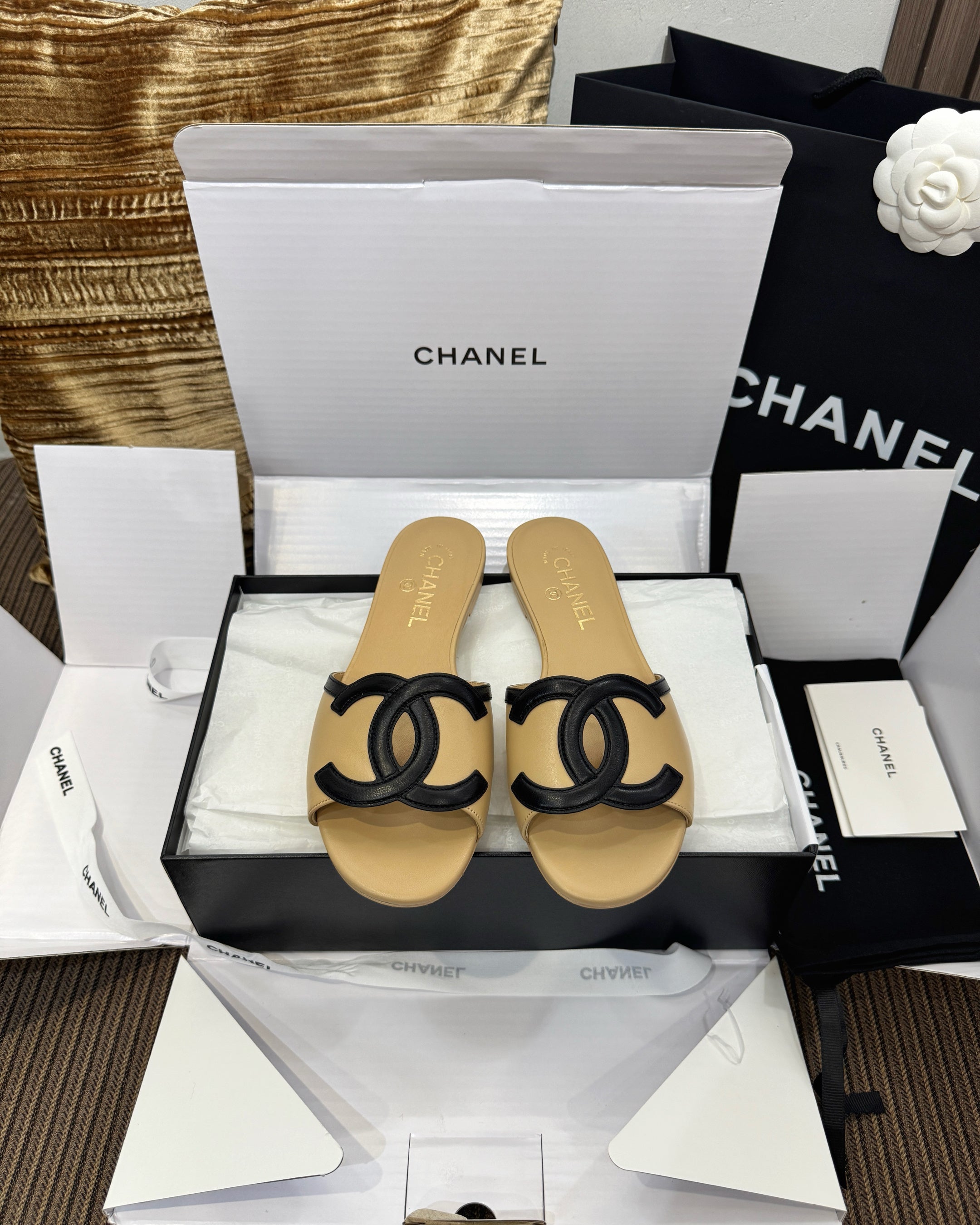 C 오버사이즈 CC로고 슬리퍼