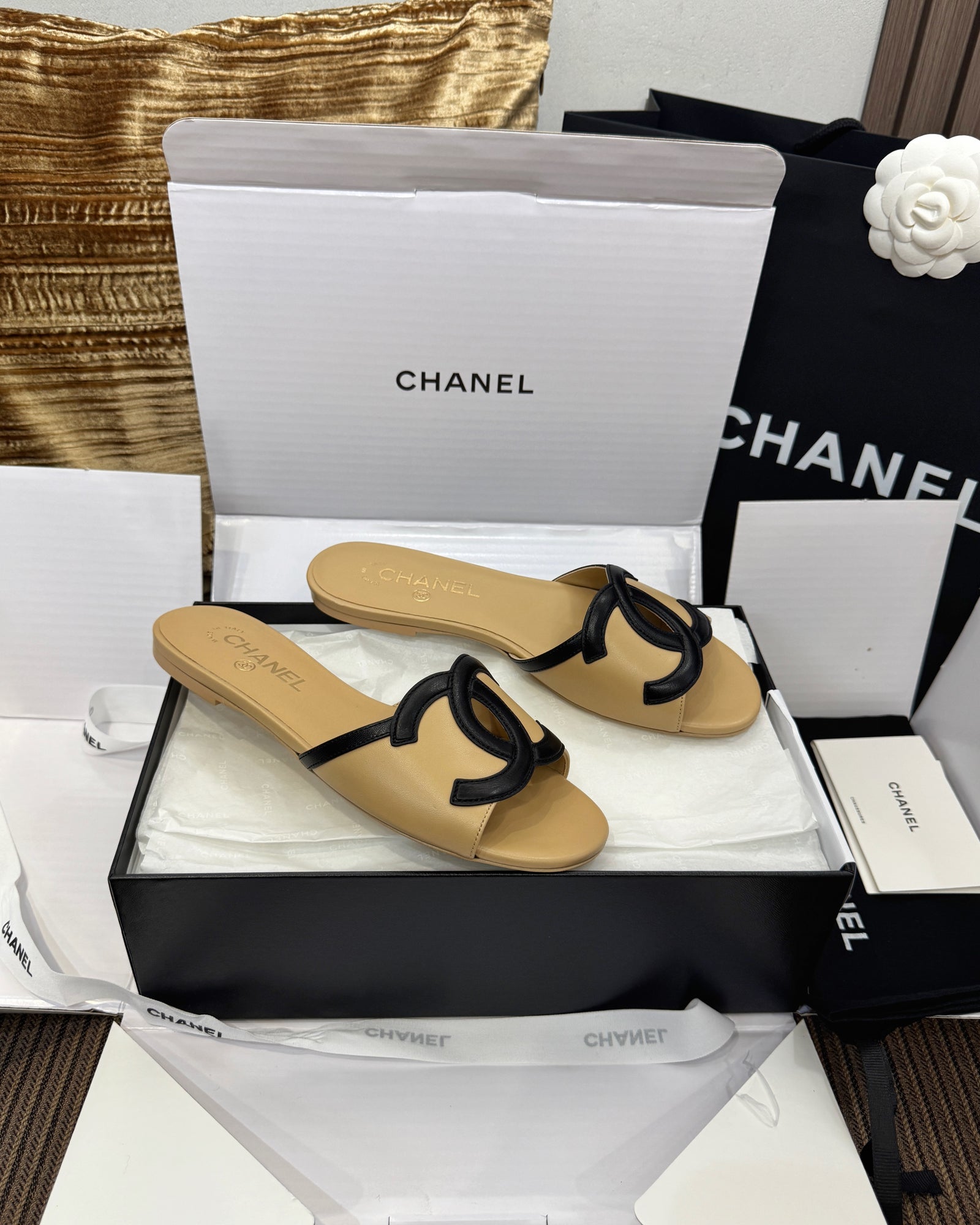 C 오버사이즈 CC로고 슬리퍼