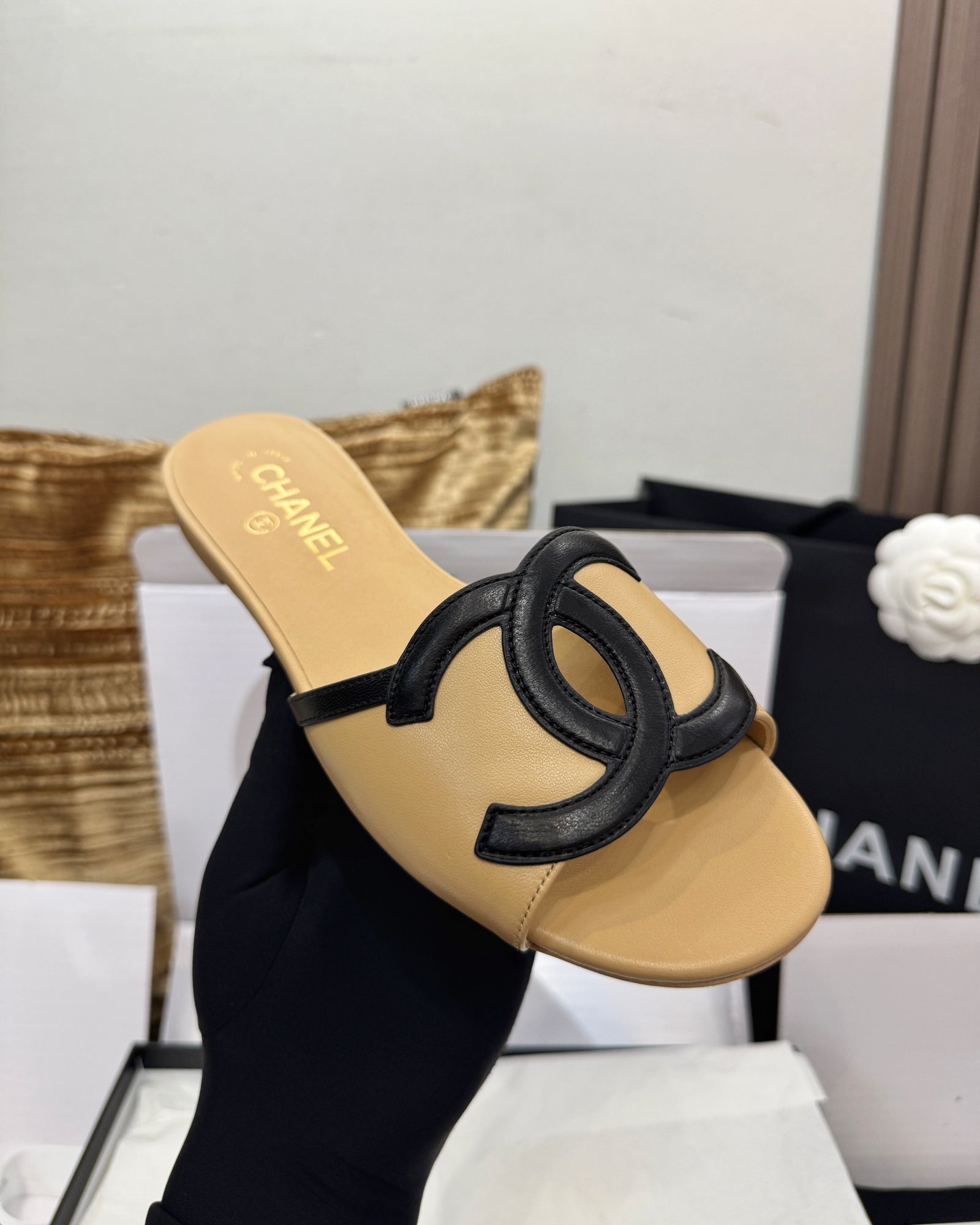 C 오버사이즈 CC로고 슬리퍼