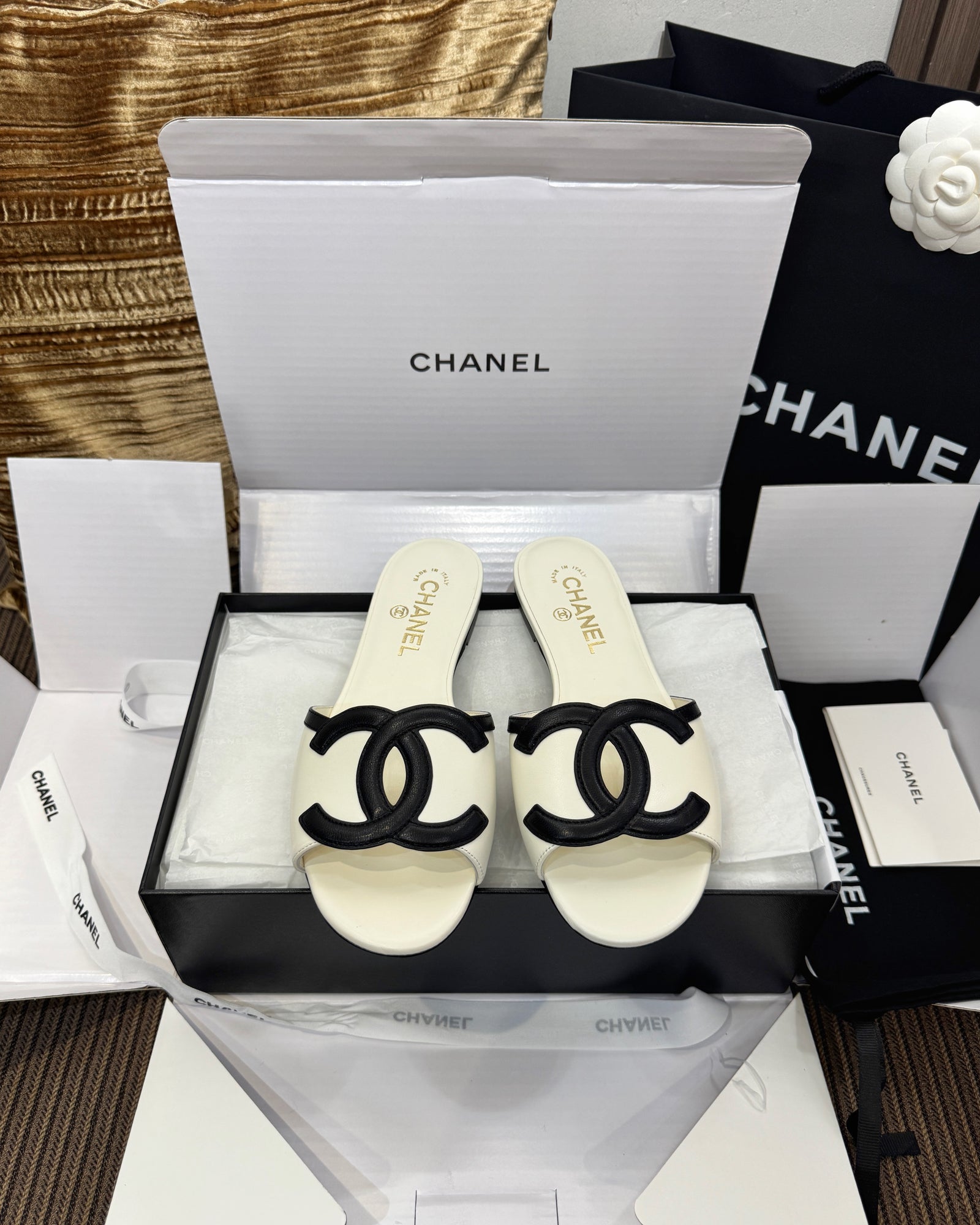C 오버사이즈 CC로고 슬리퍼