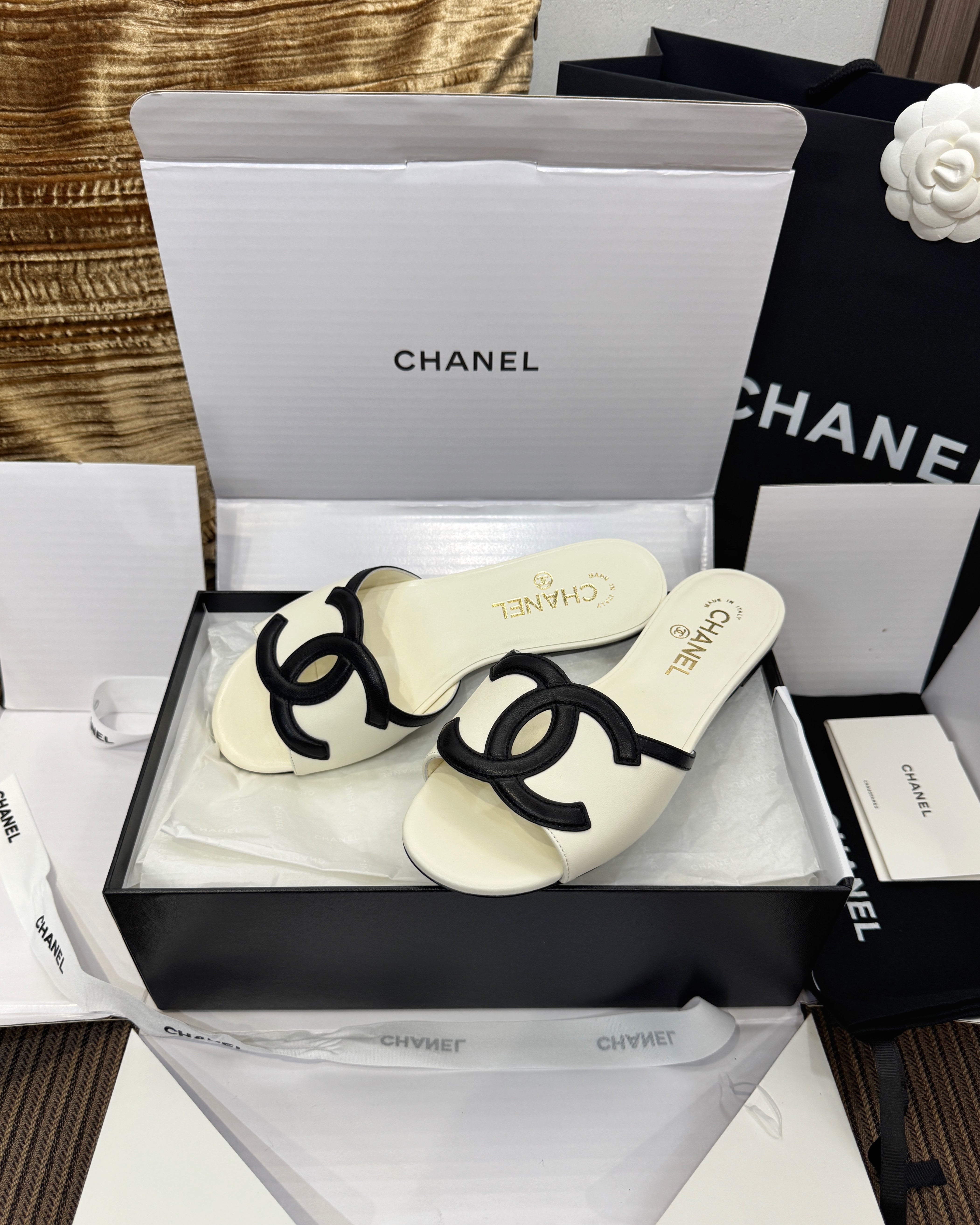 C 오버사이즈 CC로고 슬리퍼
