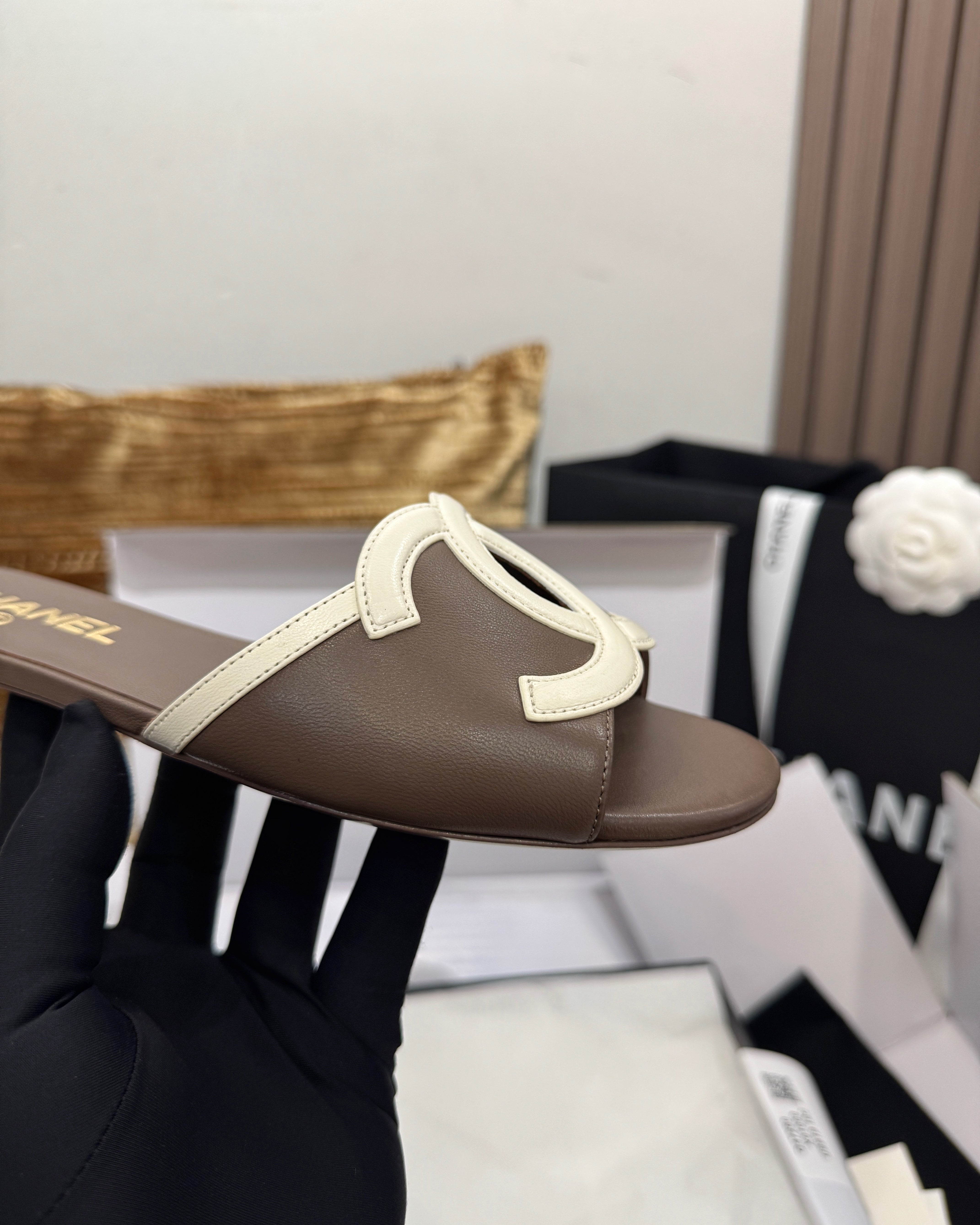 C 오버사이즈 CC로고 슬리퍼