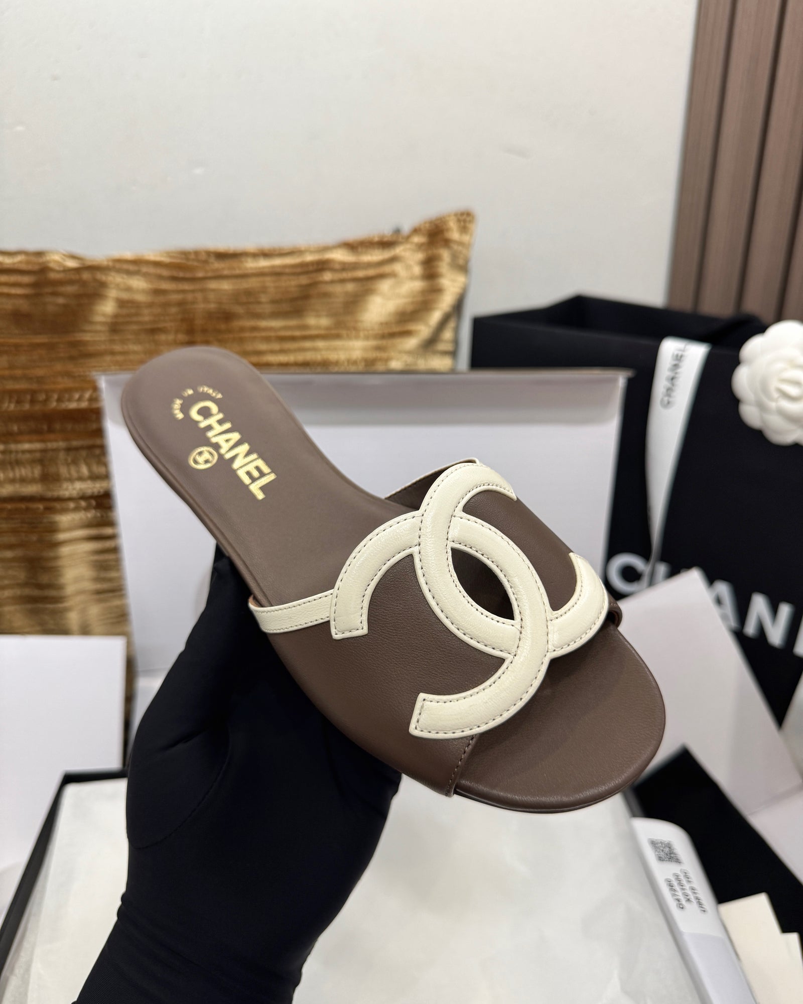 C 오버사이즈 CC로고 슬리퍼