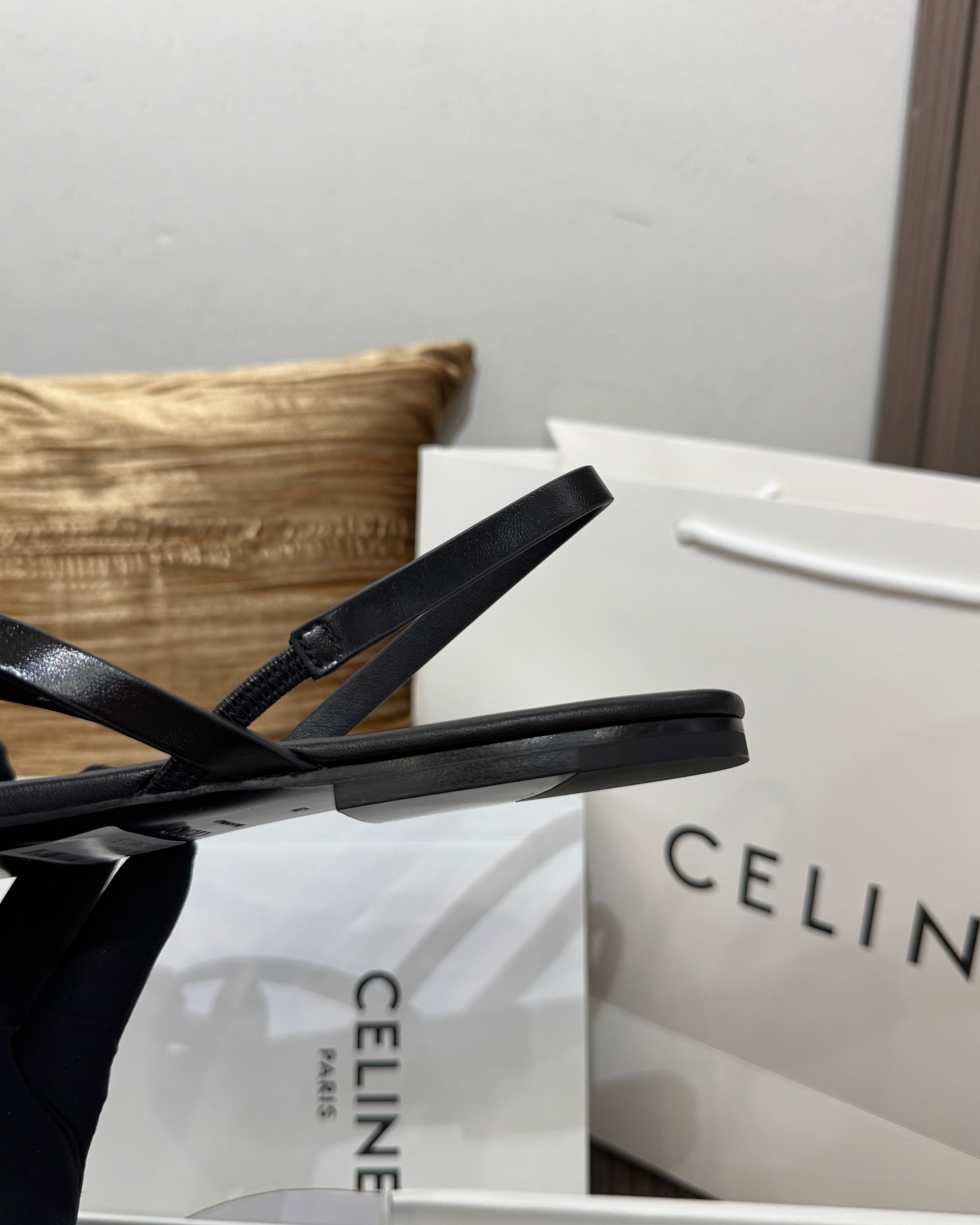 CEL 비키 샌들