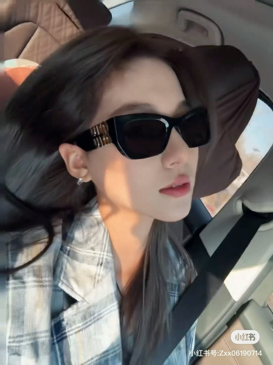 미우미우 선글라스 SMU09WS