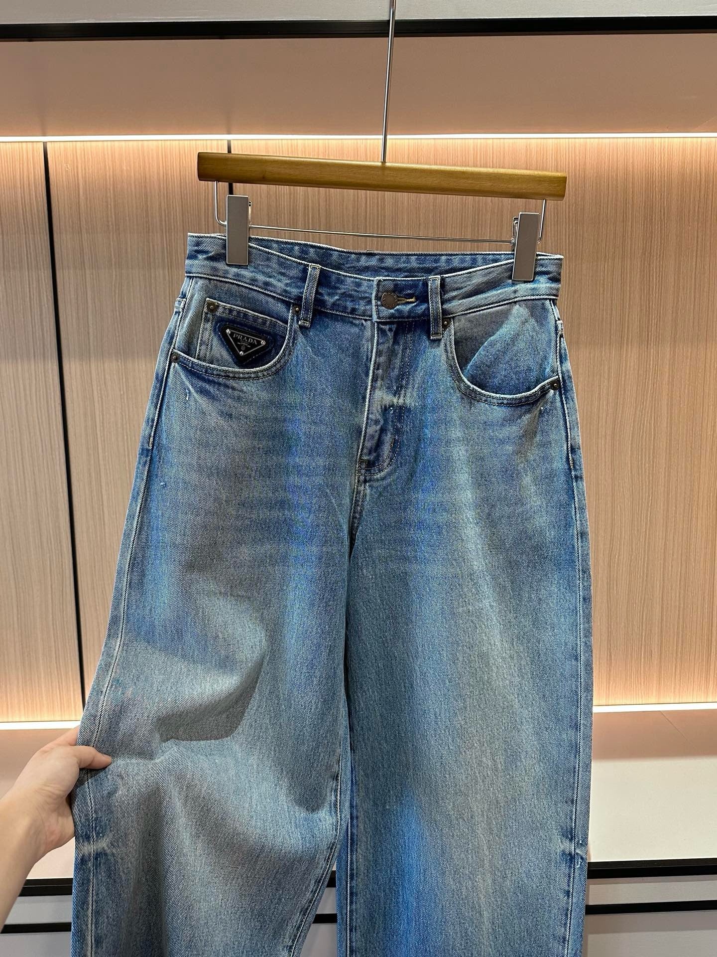 프라다 삼각고로 중청 데님