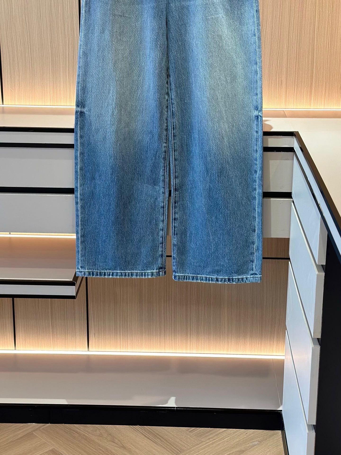 프라다 삼각고로 중청 데님