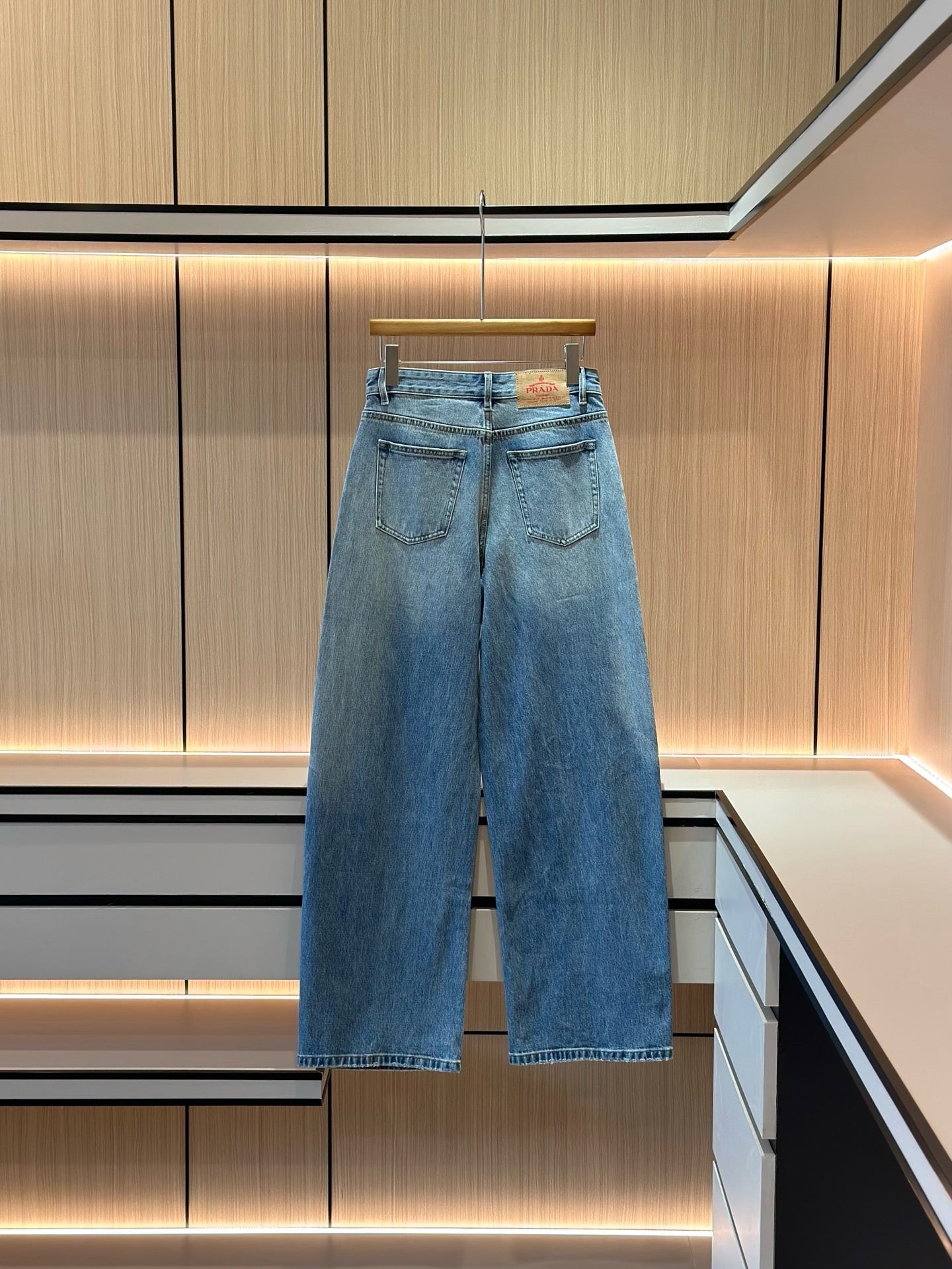 프라다 삼각고로 중청 데님