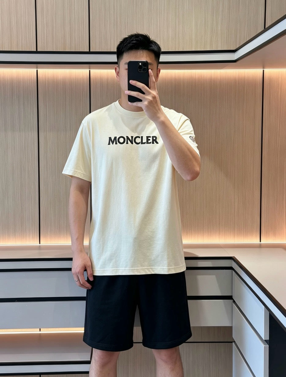 M 로고 프린트 반팔