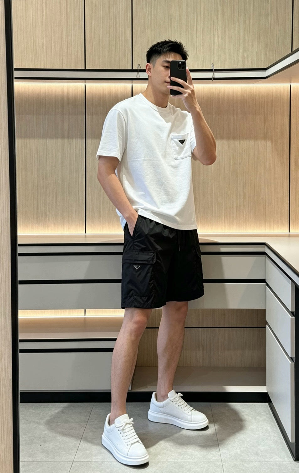 프라다 리나일론 카고 반바지