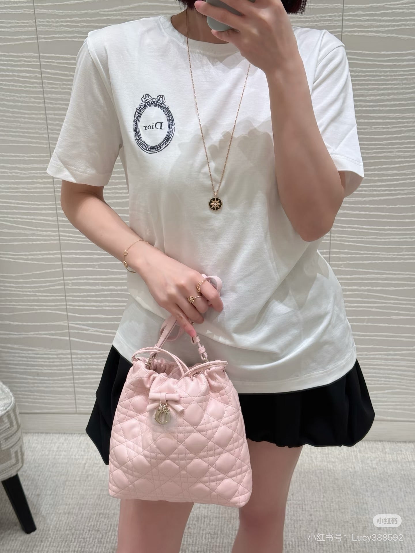 디올 메달리옹 탱크 탑
