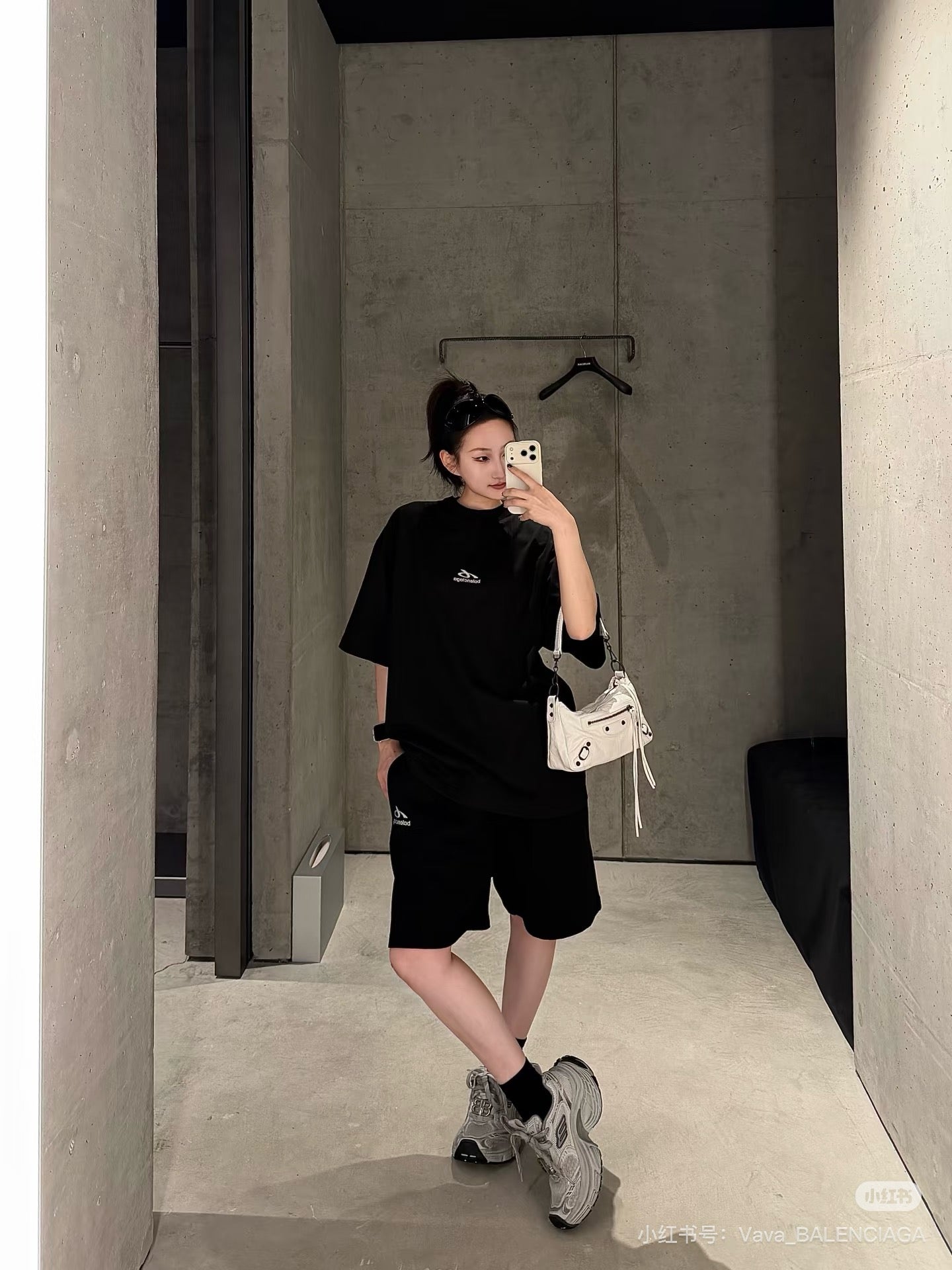 발렌시아가 바디스 릴렉스드 핏 쇼츠
