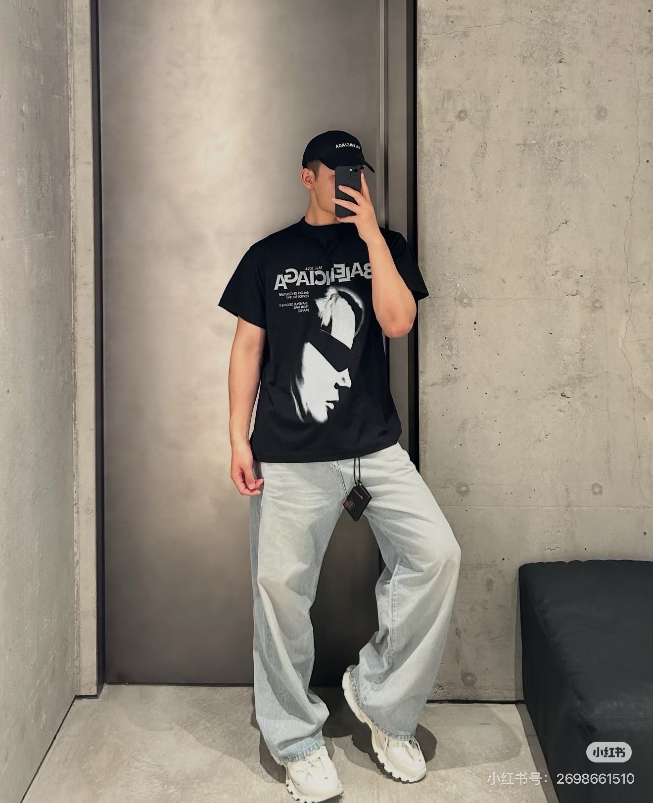 발렌시아가 레이디 인 쉐이드 오버사이즈 티셔츠