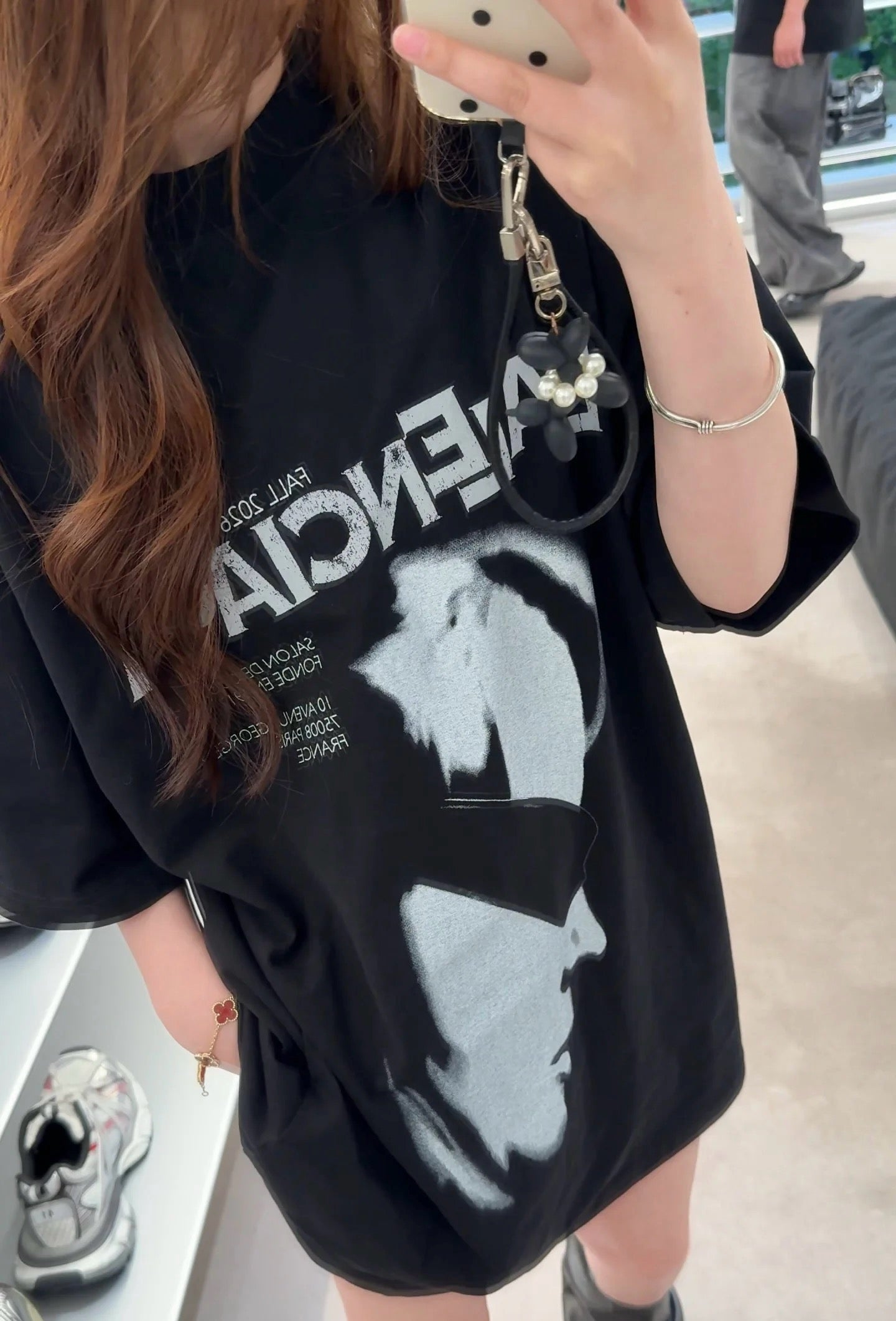 발렌시아가 레이디 인 쉐이드 오버사이즈 티셔츠