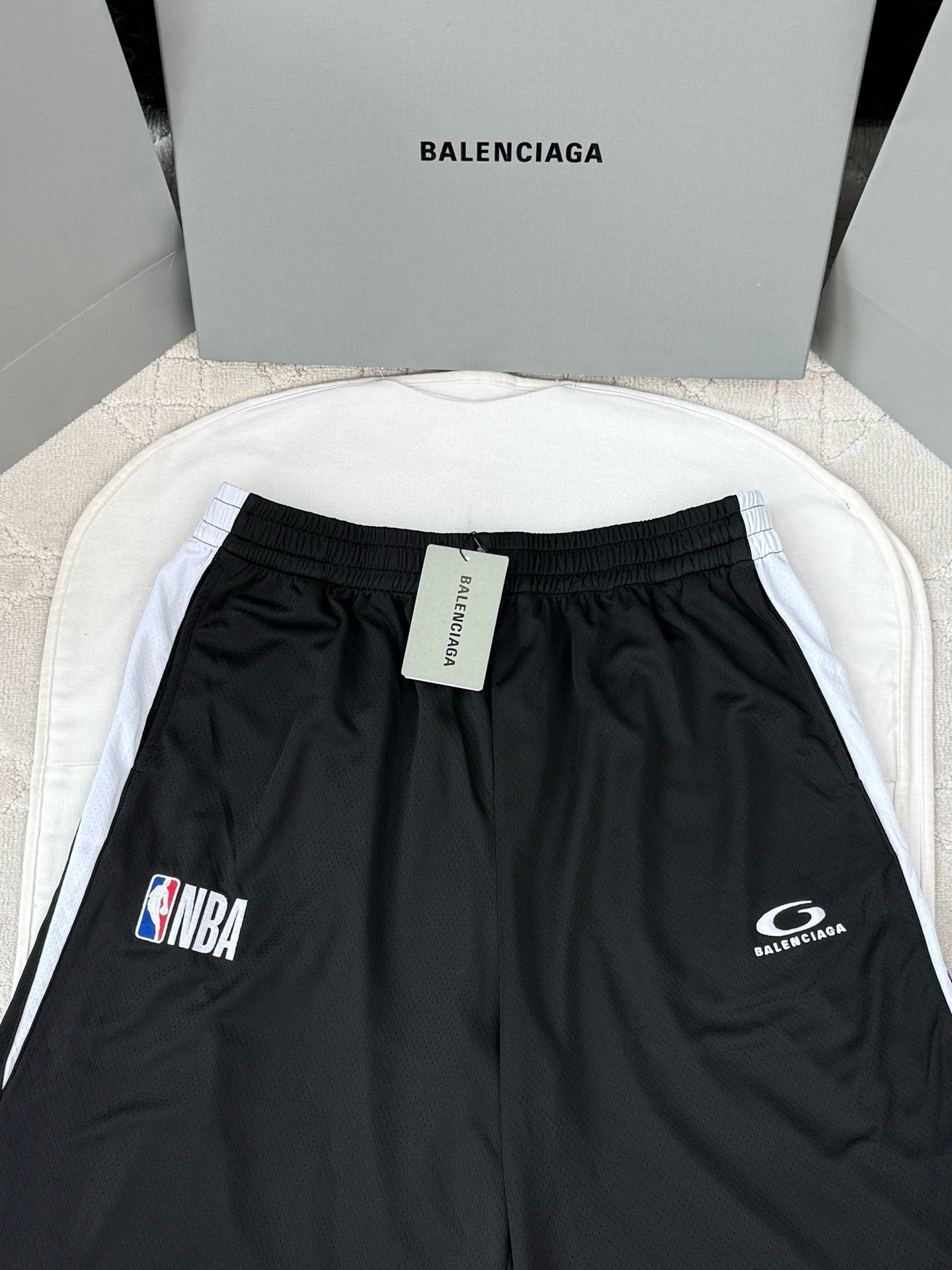 발렌시아가 X NBA 콜라보레이션 트랙수트 쇼츠