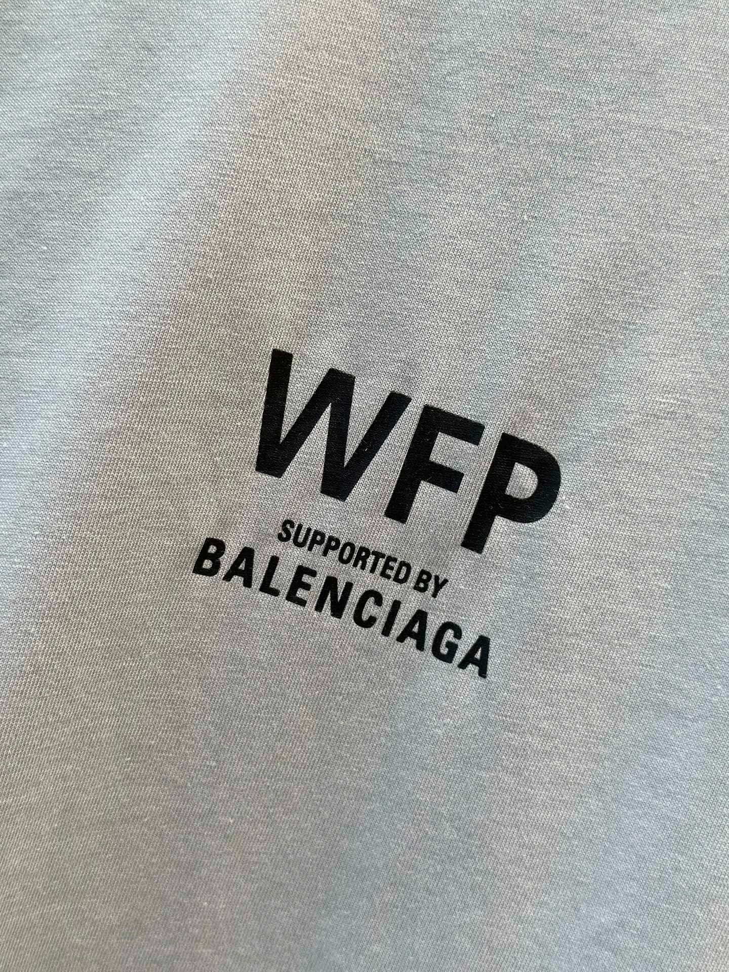 발렌시아가 백 미디엄 핏 WFP 티셔츠