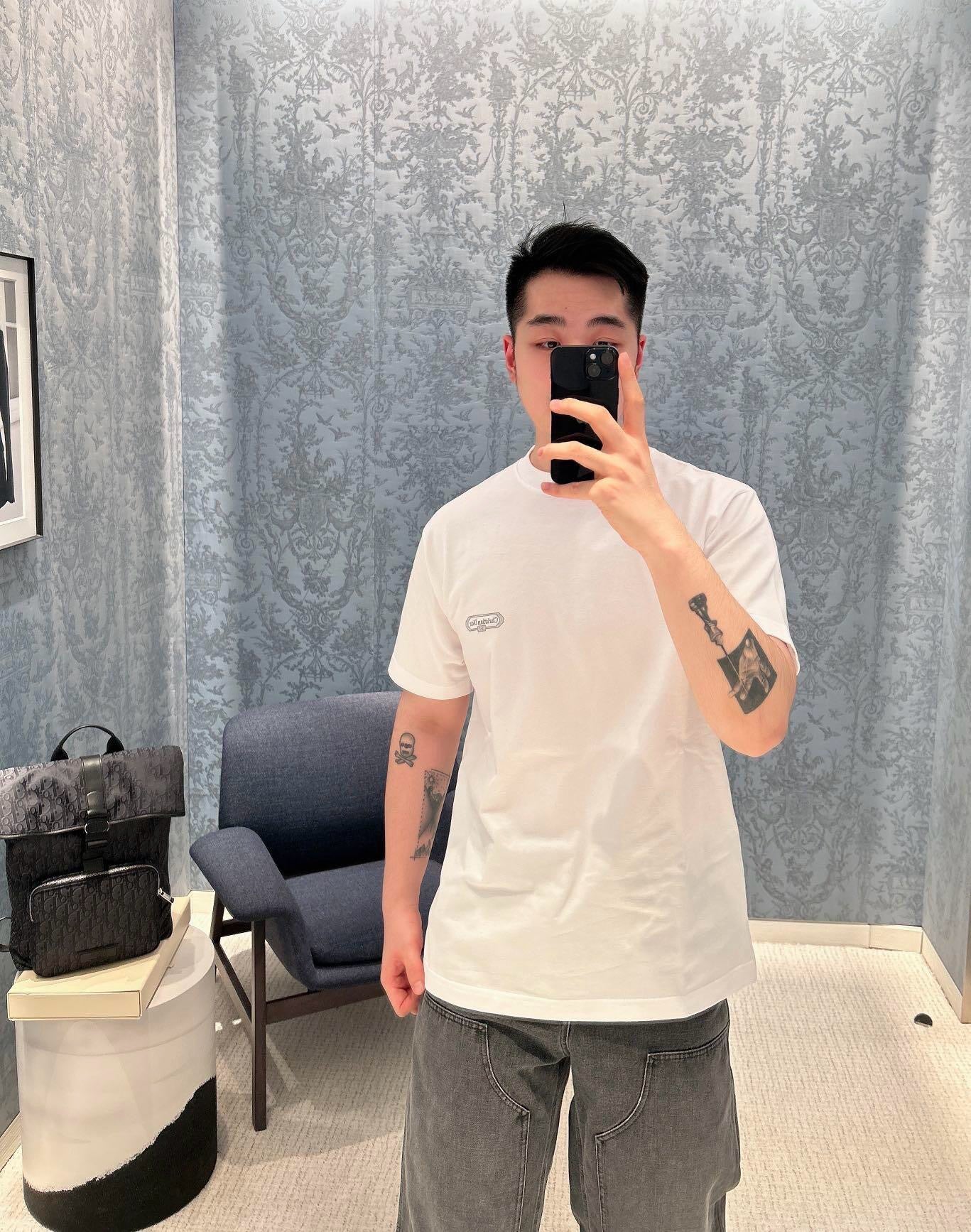 디올 Christian Dior 자수 코튼 저지 티셔츠