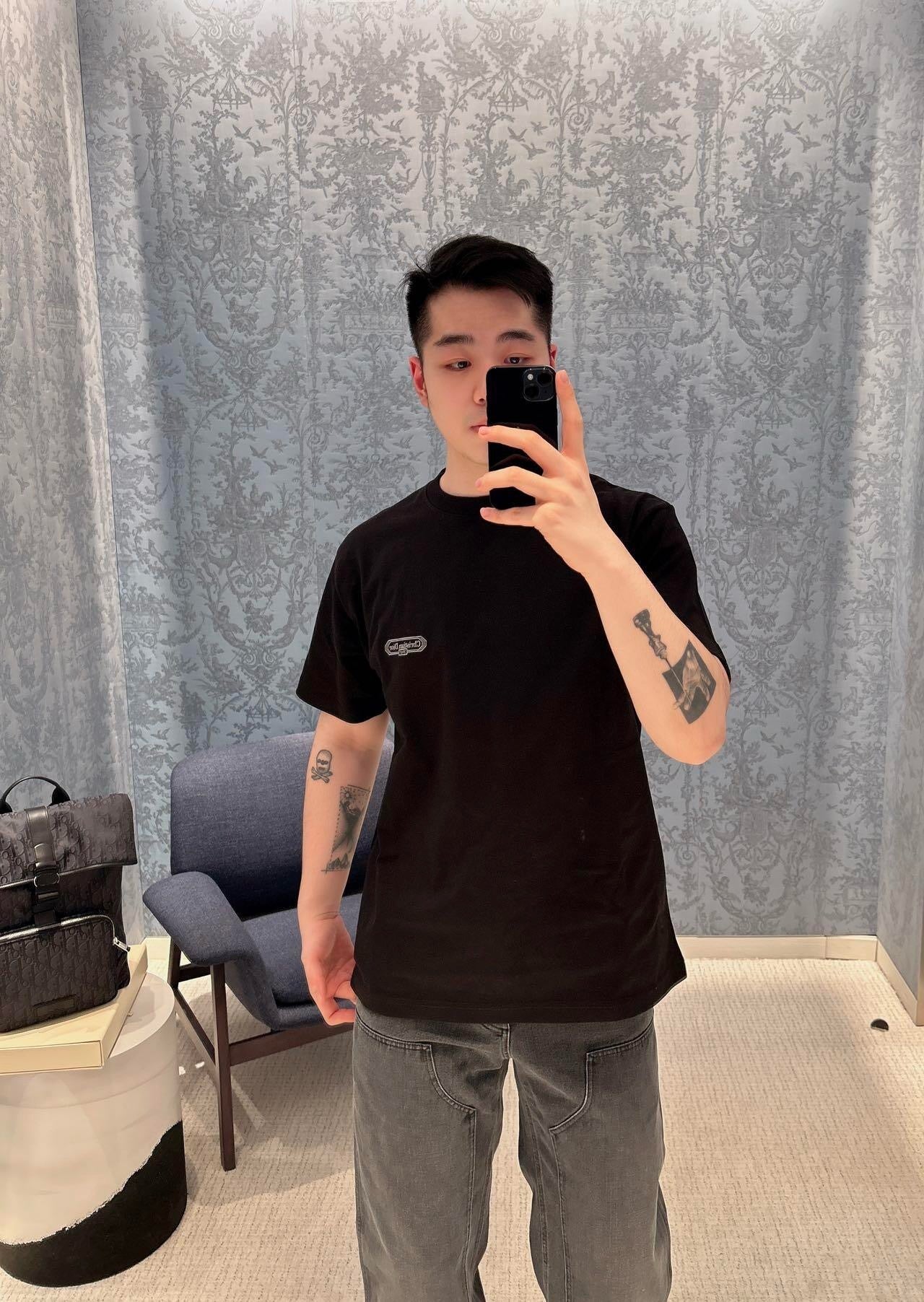 디올 Christian Dior 자수 코튼 저지 티셔츠