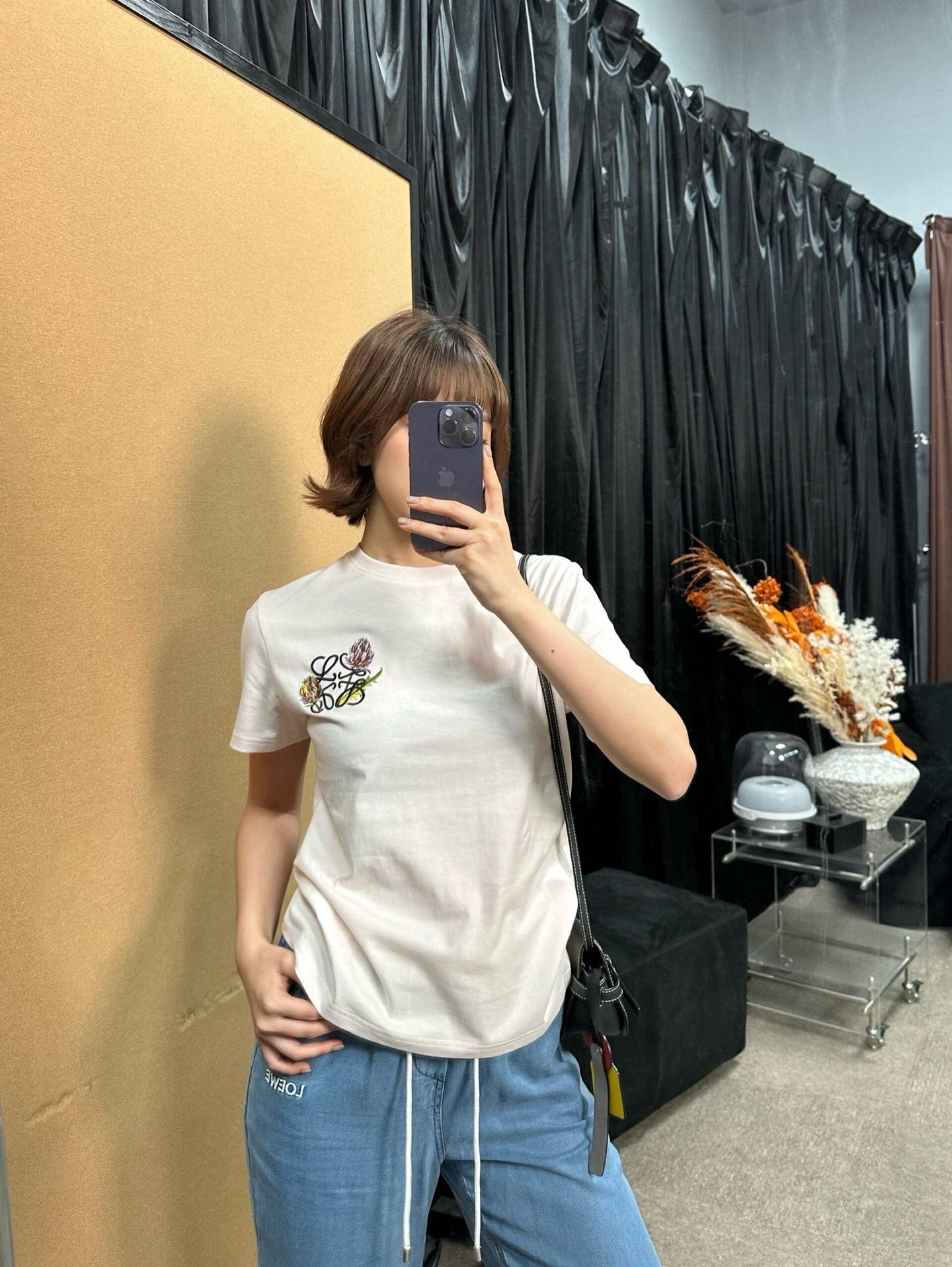 로에베 애너그램 자수 티셔츠