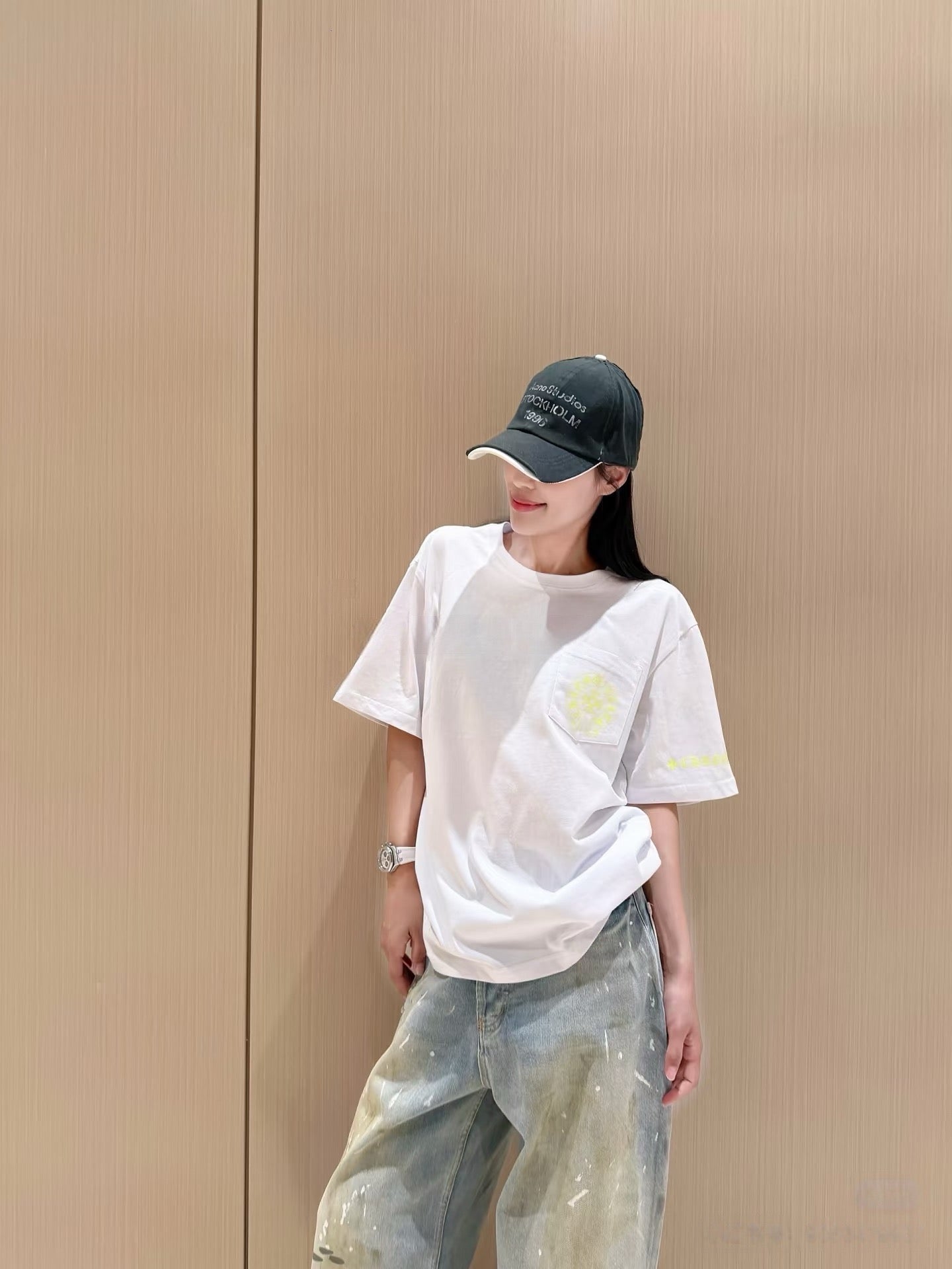 크롬하츠 홀스슈 네온 로고 포켓 티셔츠