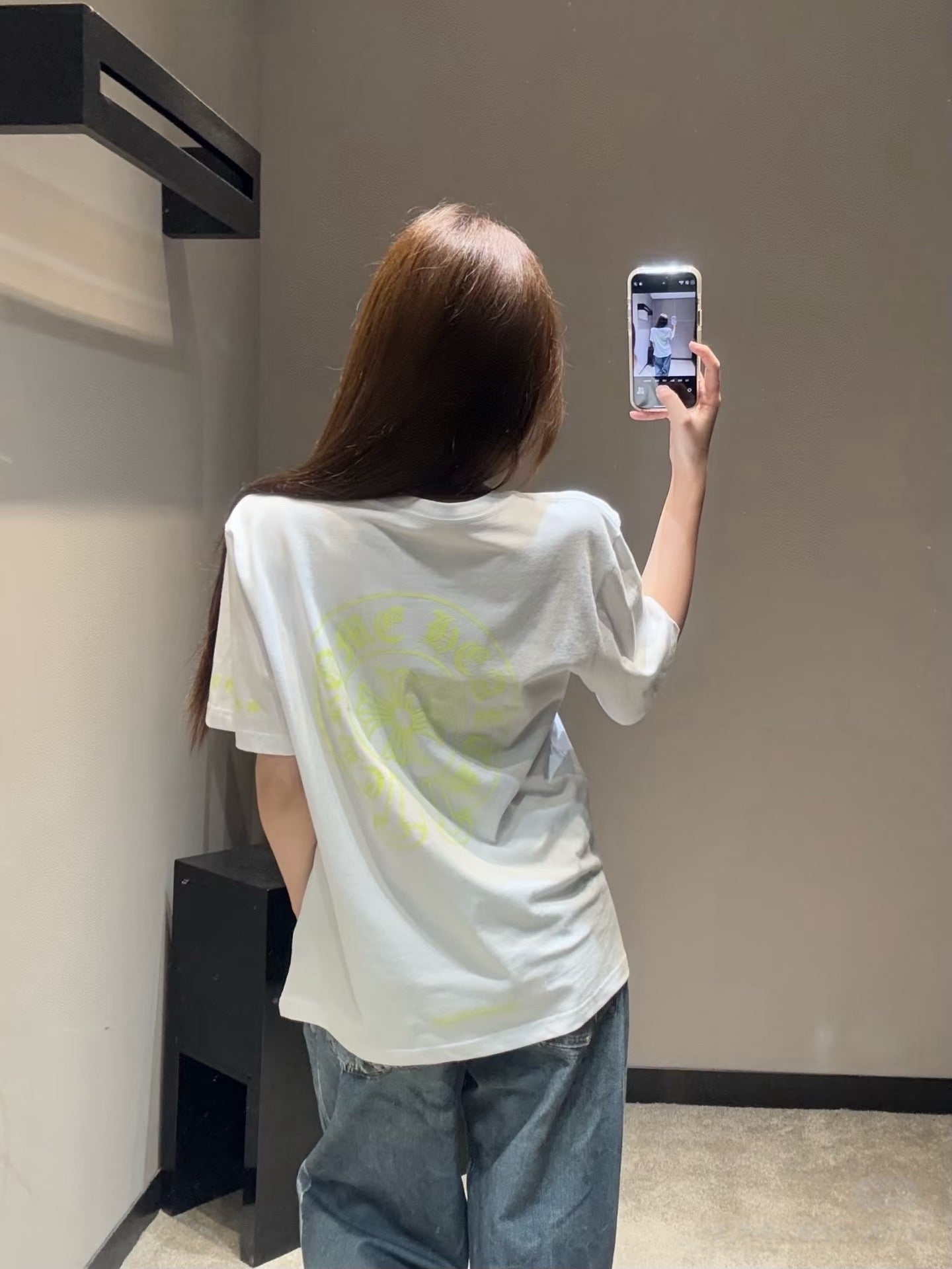 크롬하츠 홀스슈 네온 로고 포켓 티셔츠