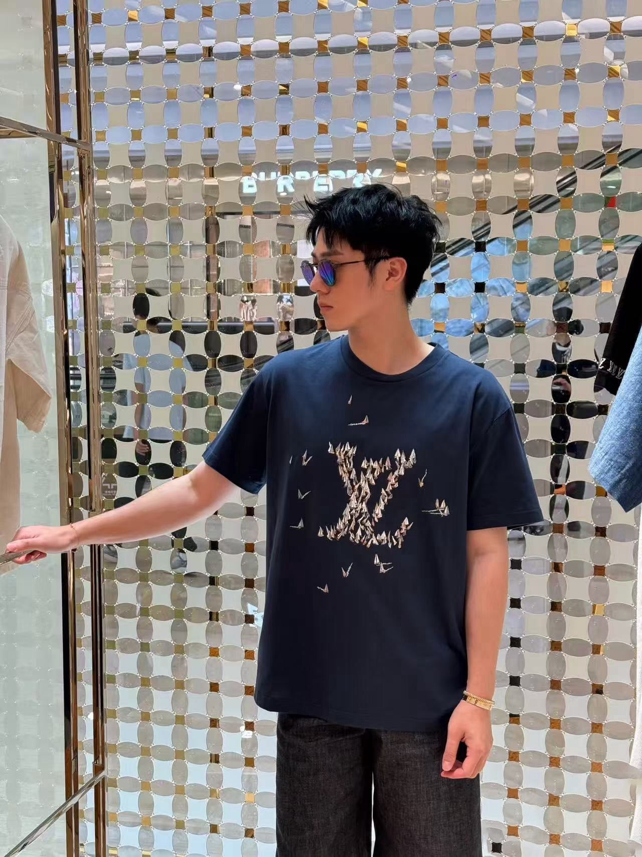 루이비통 엠브로이더드 코튼 티셔츠