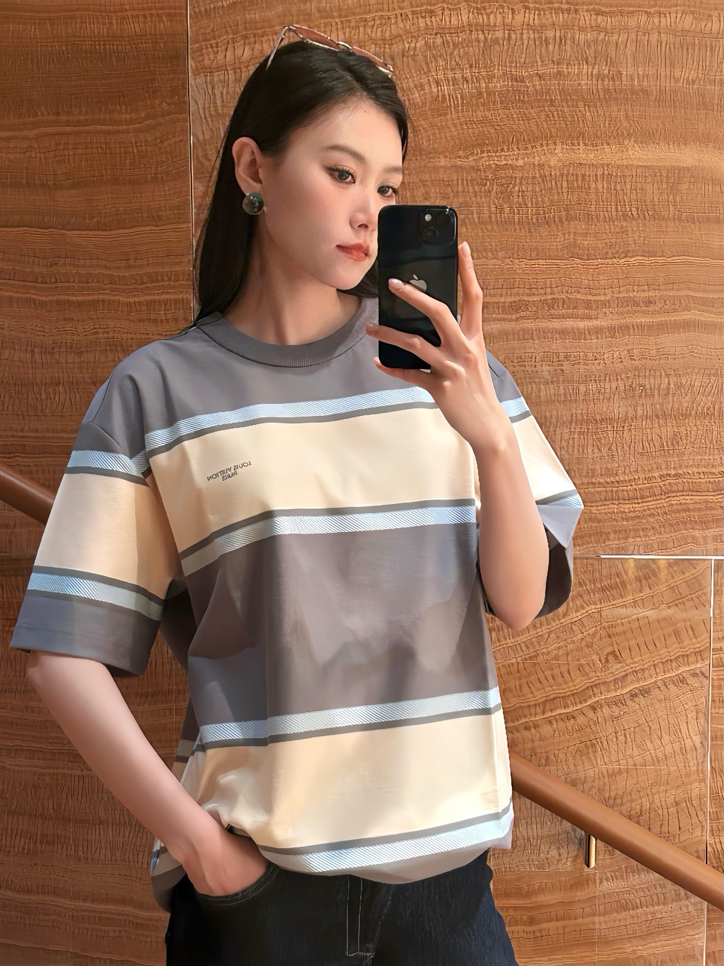 루이비통 스트라이프드 쇼트 슬리브드 티셔츠