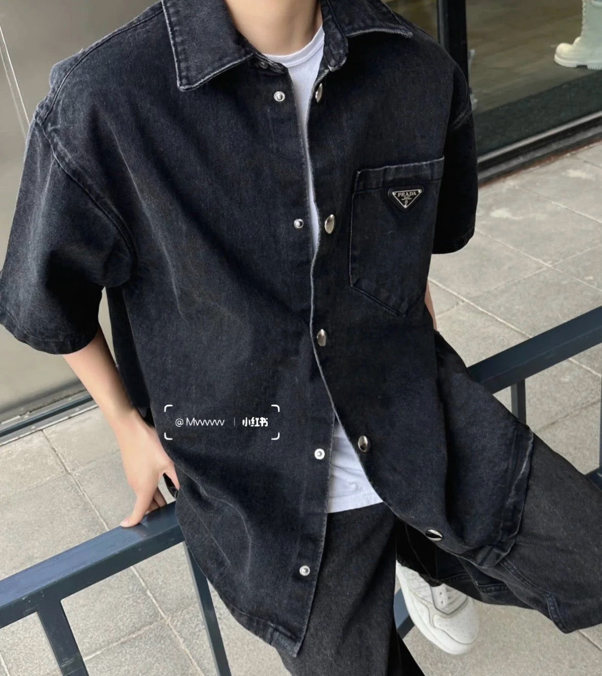 프라다 반팔 데님 셔츠