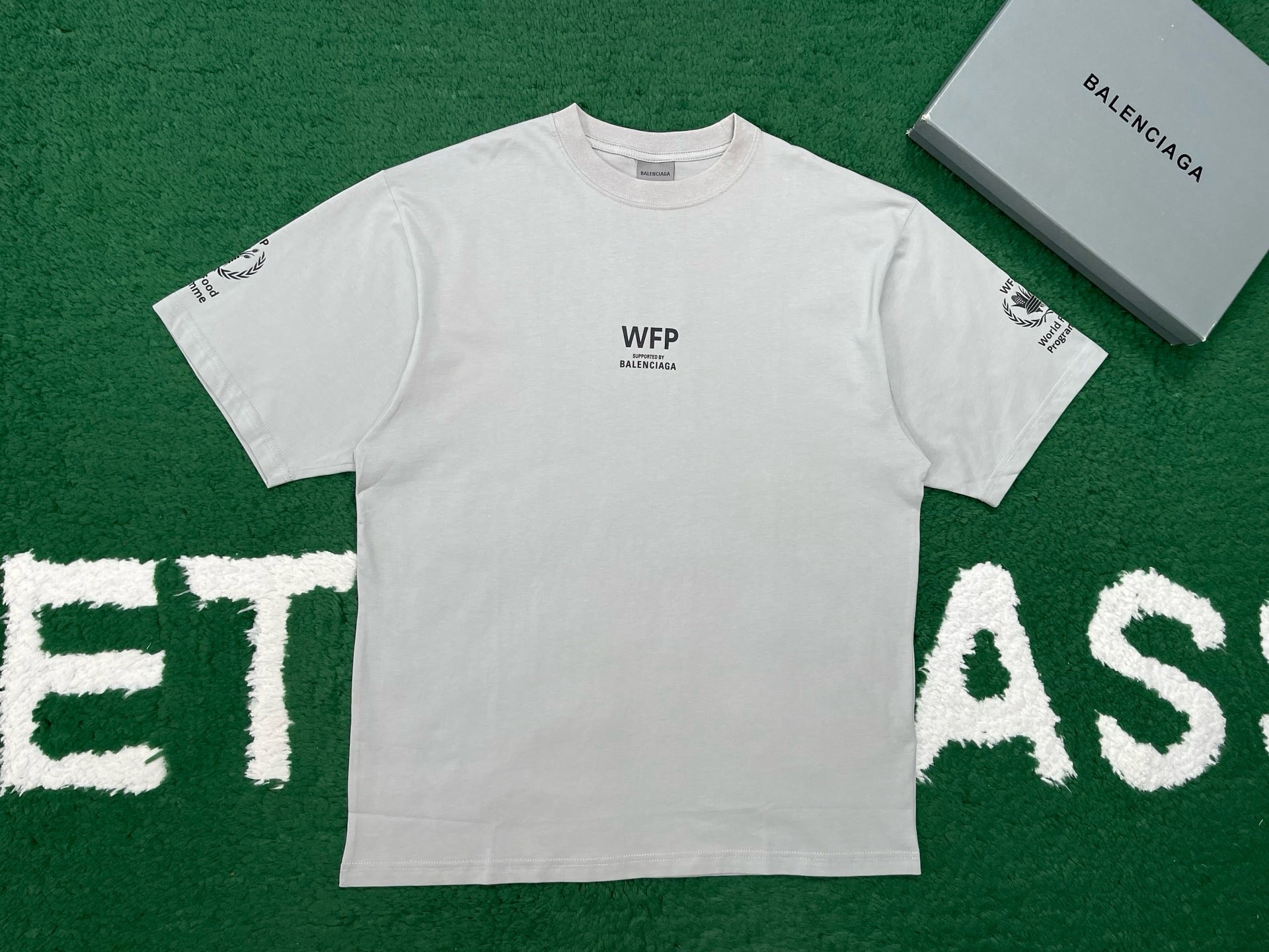 발렌시아가 WFP 미디엄 핏 티셔츠