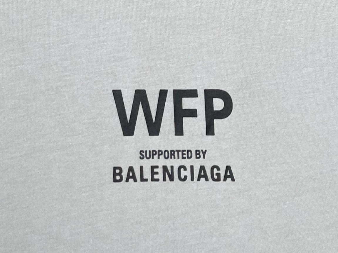 발렌시아가 WFP 미디엄 핏 티셔츠