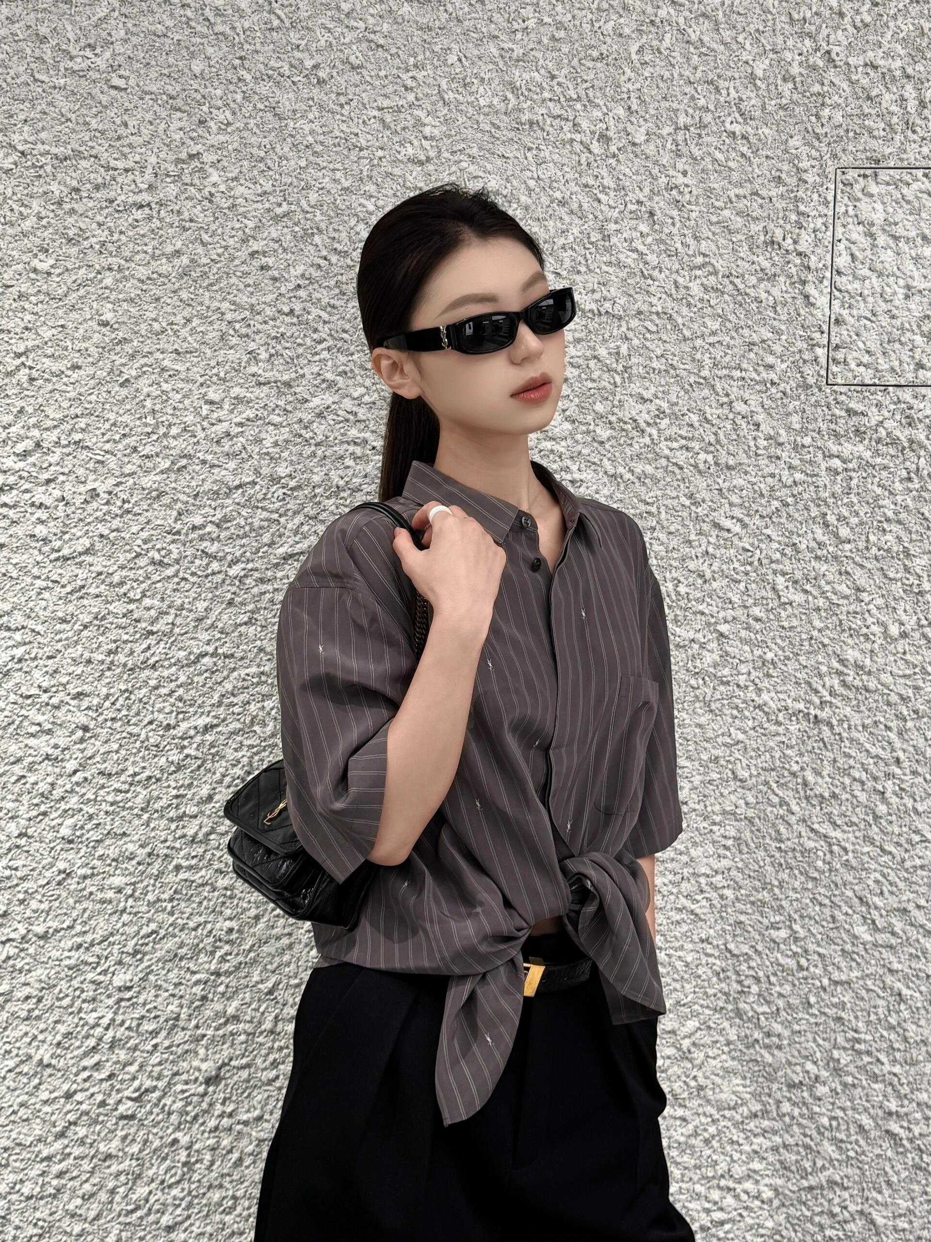 생로랑 CASSANDRE 스트라이프 실크 크레이프 셔츠