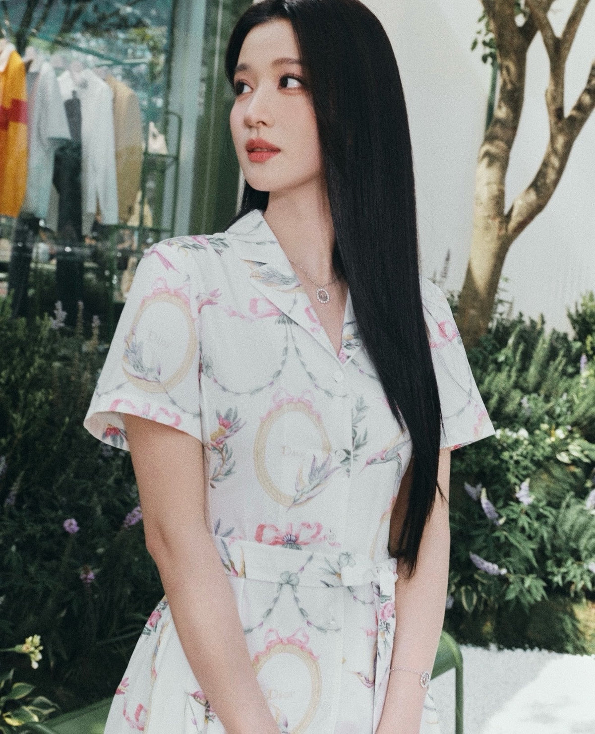 디올 퍼루어 목걸이