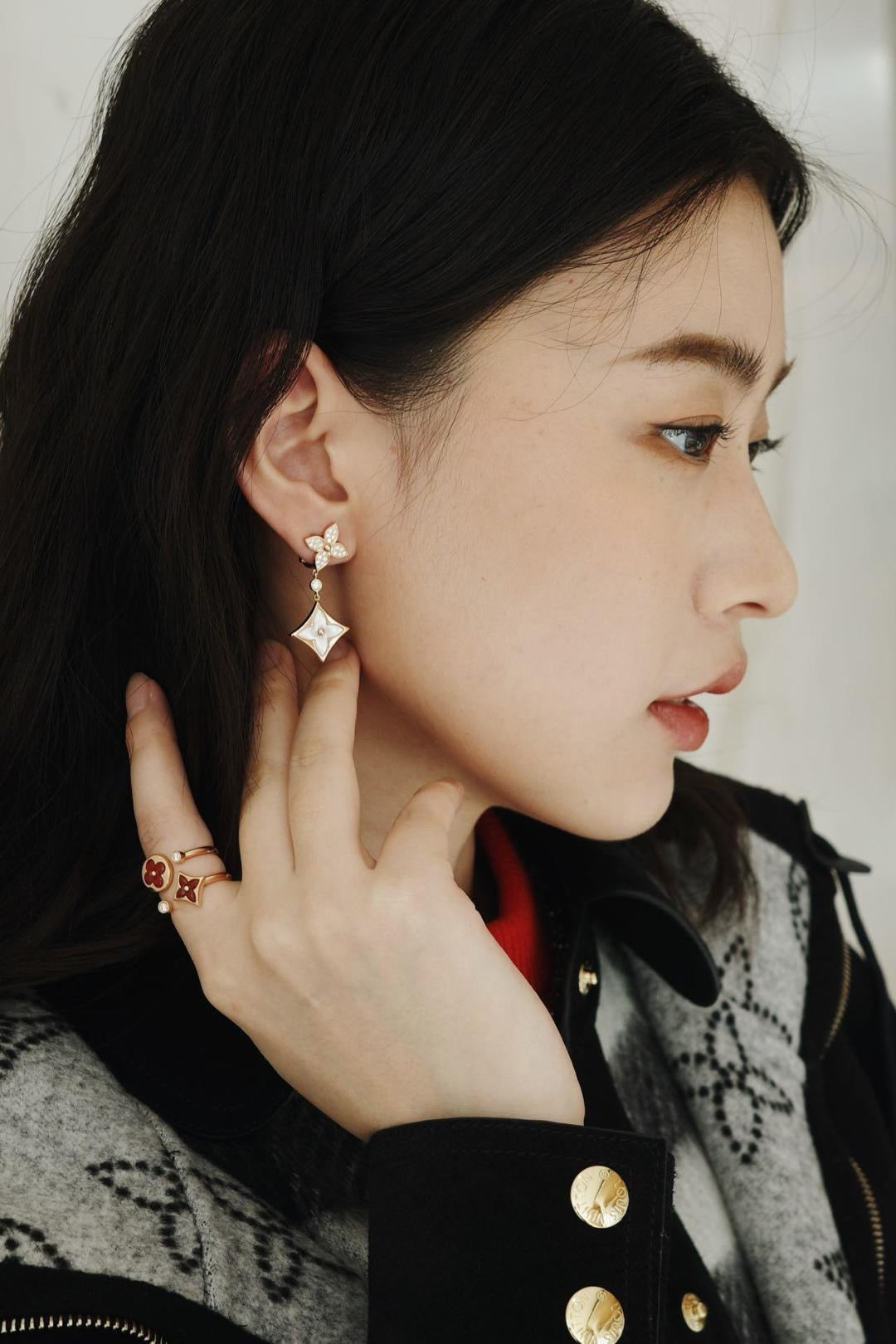 루이비통 컬러 블라썸 더블 스타 롱 이어링