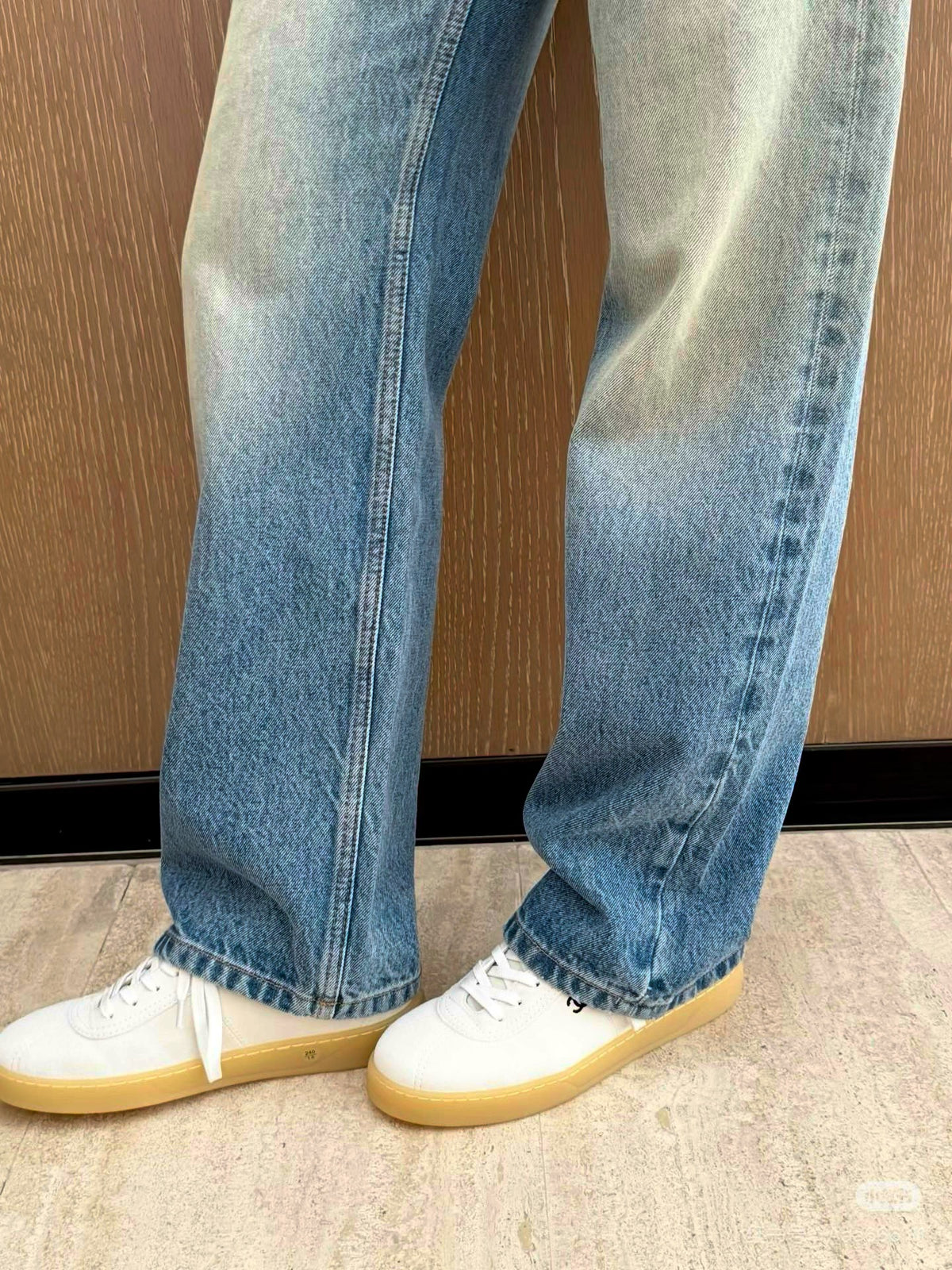 C 26 카프 스킨 스웨이드 스니커즈