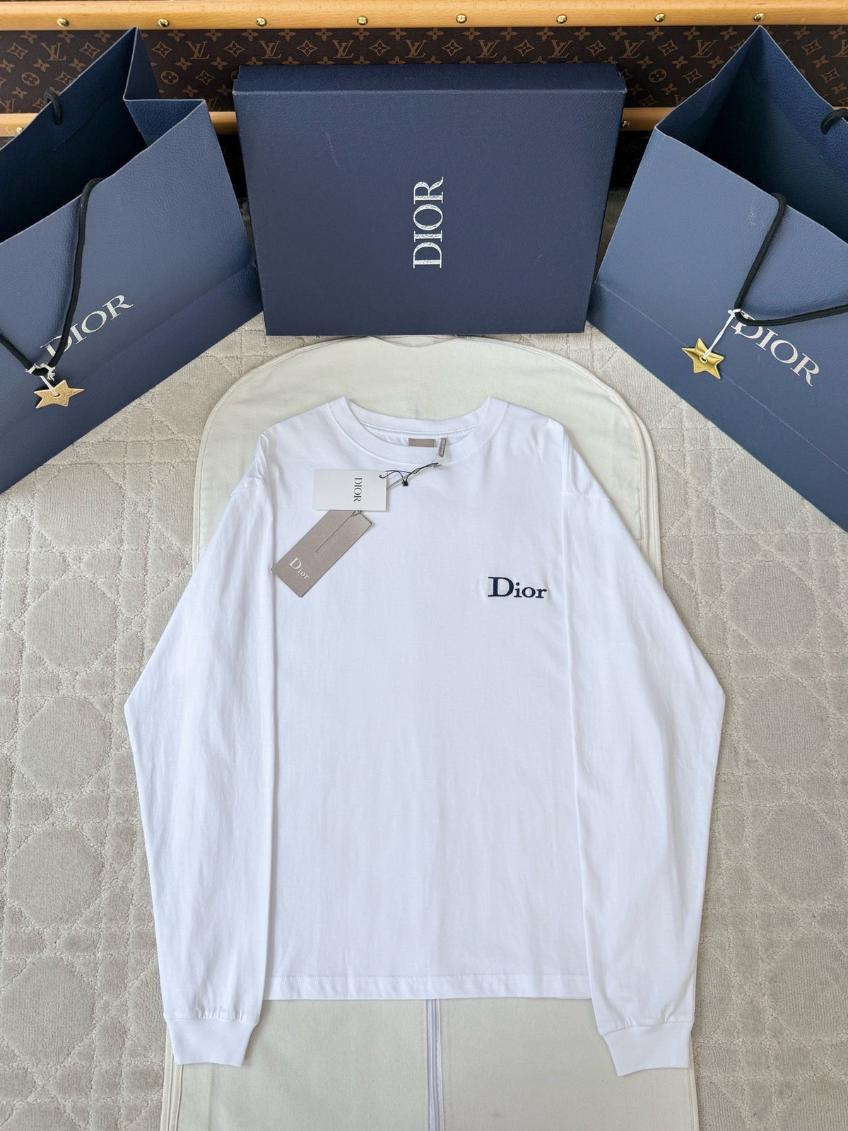 디올 자수 롱슬리브