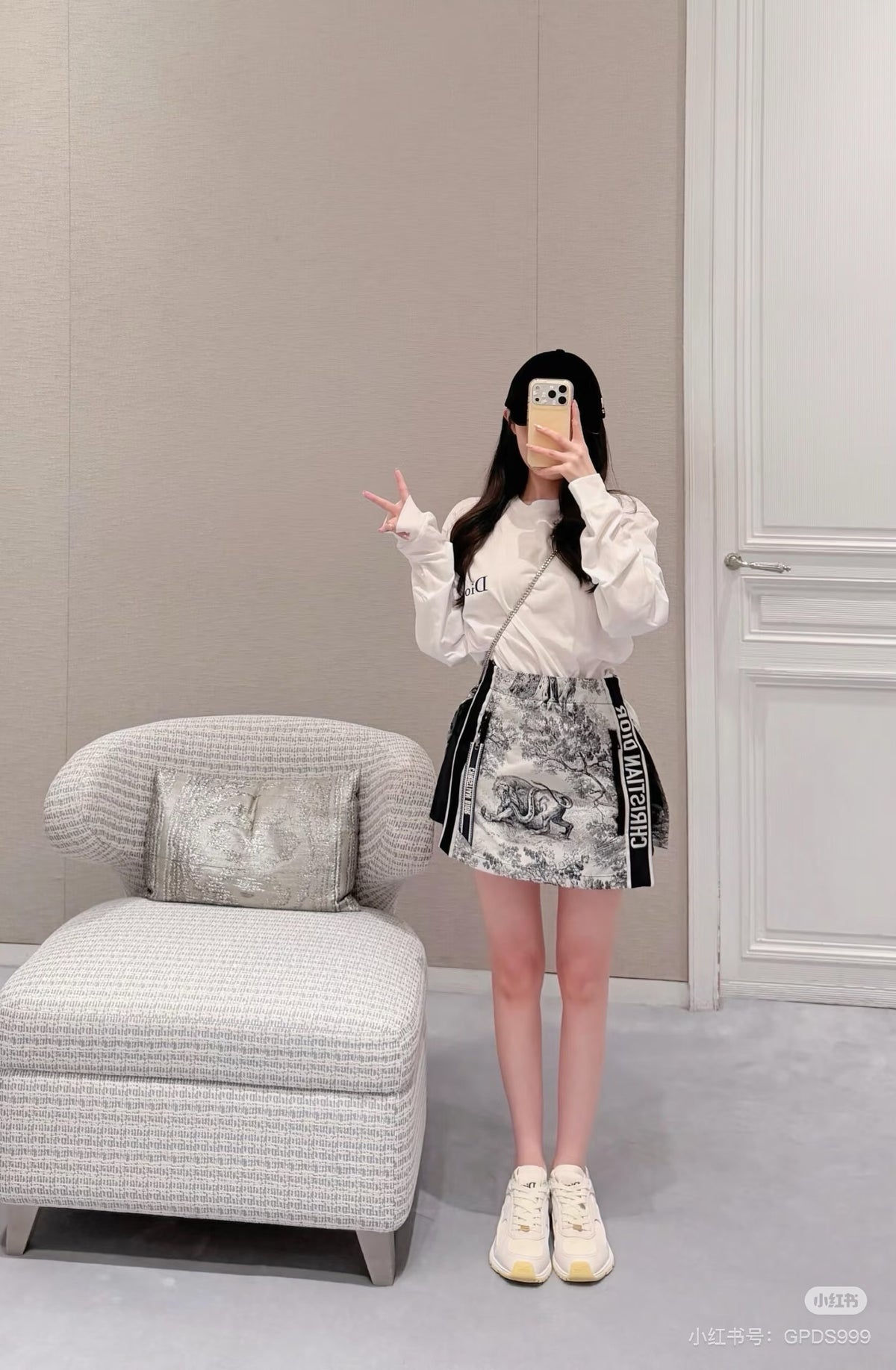 디올 자수 롱슬리브