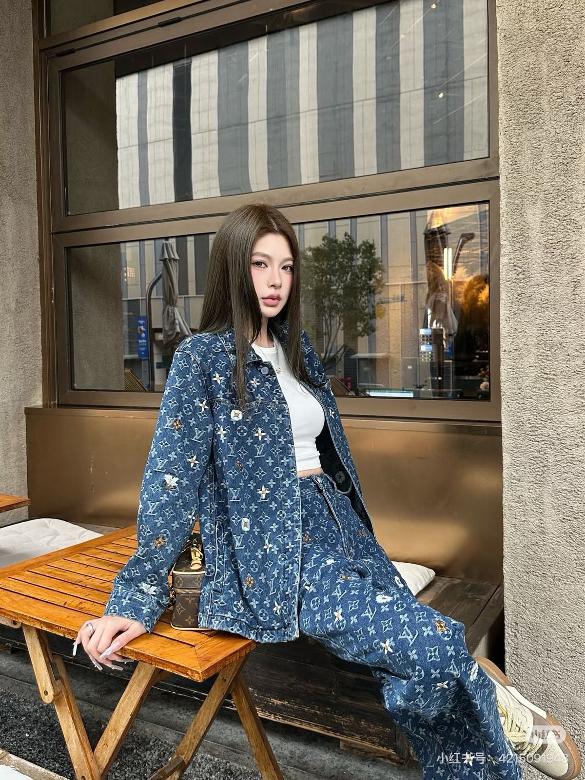 루이비통 모노그램 엠브로이더드 데님 팬츠