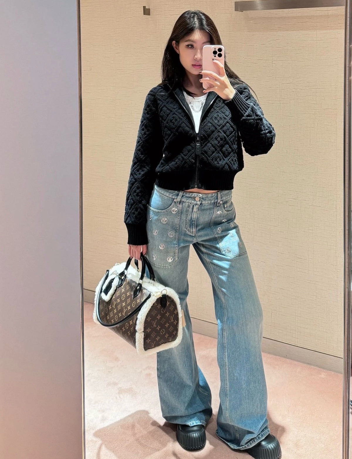 루이비통 시그니처 시퀸 액센트 플레어드 진